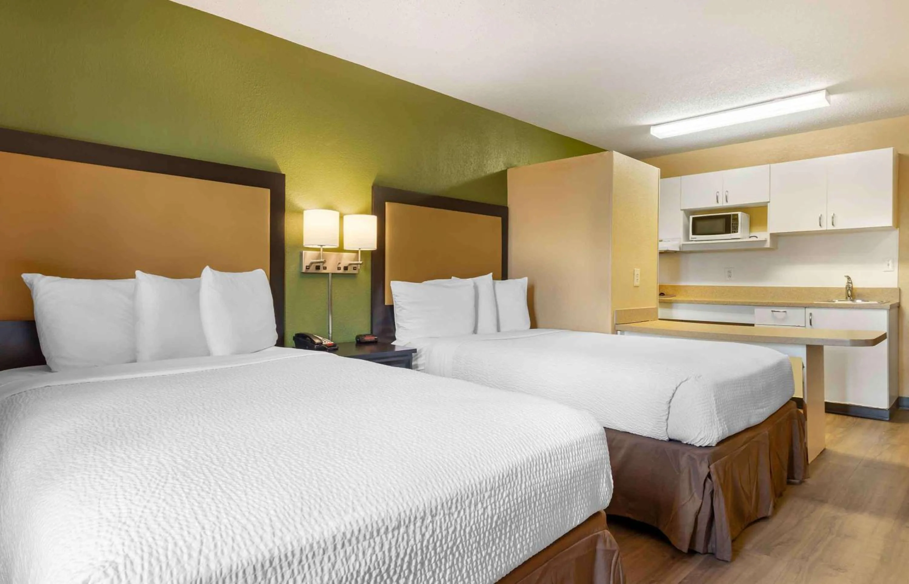 Bedroom, Bed in Extended Stay America Select Suites - Greenville - Airport