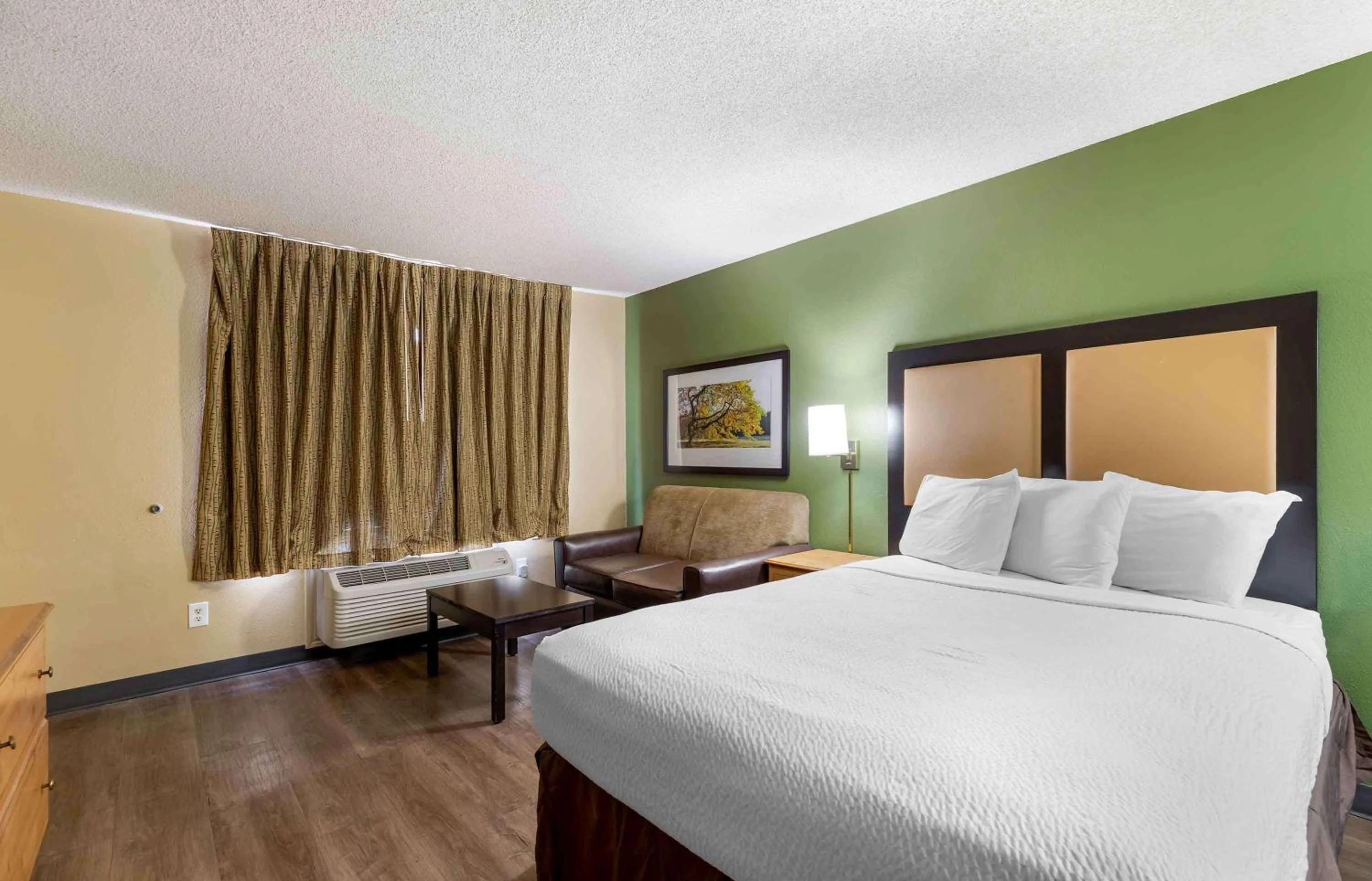Bedroom, Bed in Extended Stay America Select Suites - Denver - Cherry Creek