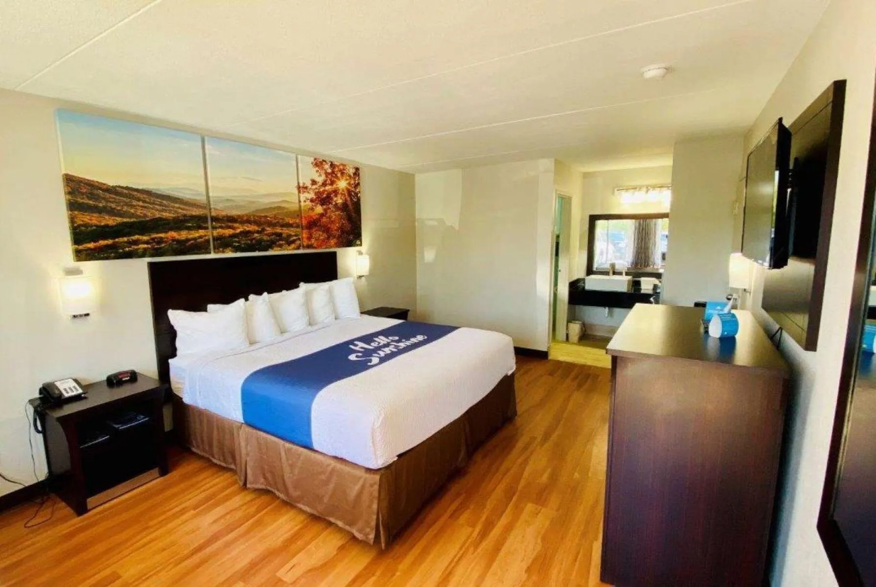 Photo of the whole room, Bed in Days Inn by Wyndham Maysville Kentucky