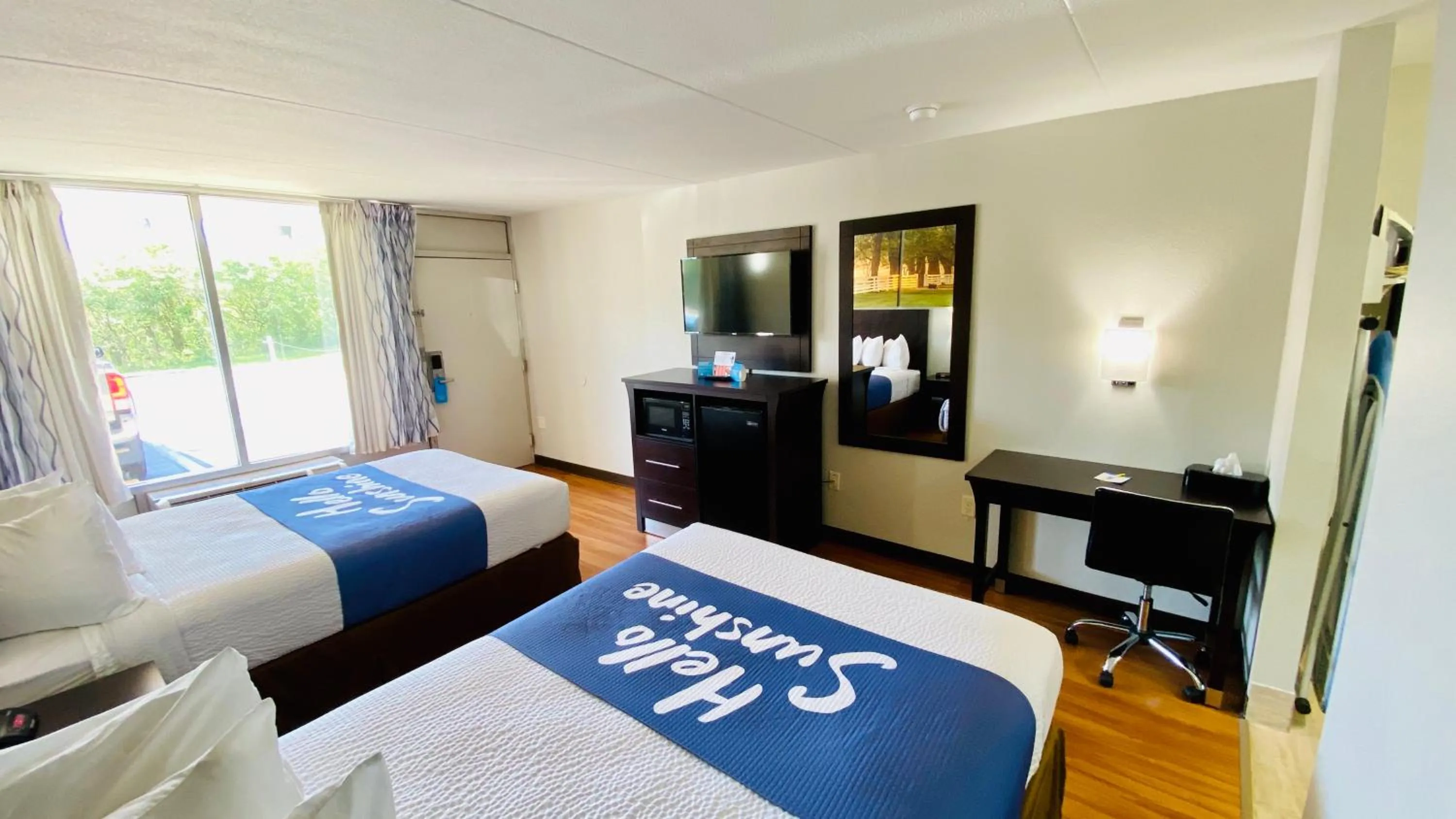 View (from property/room), Bed in Days Inn by Wyndham Maysville Kentucky