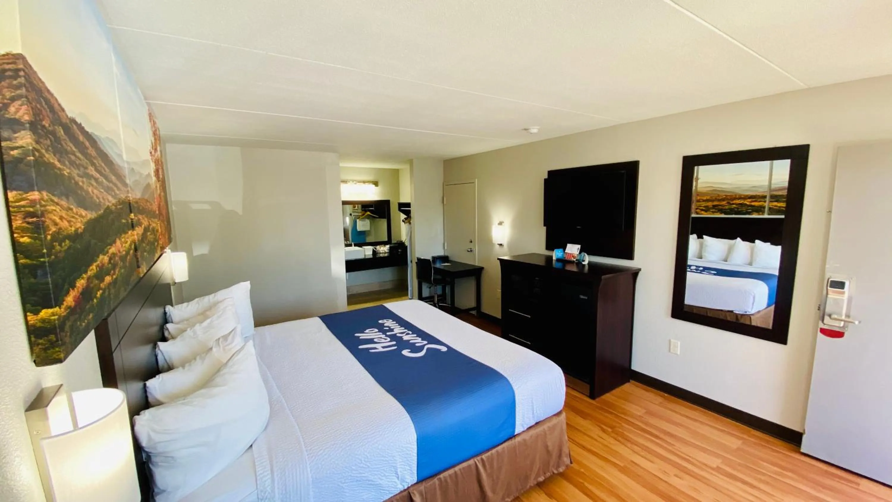 Photo of the whole room, Bed in Days Inn by Wyndham Maysville Kentucky