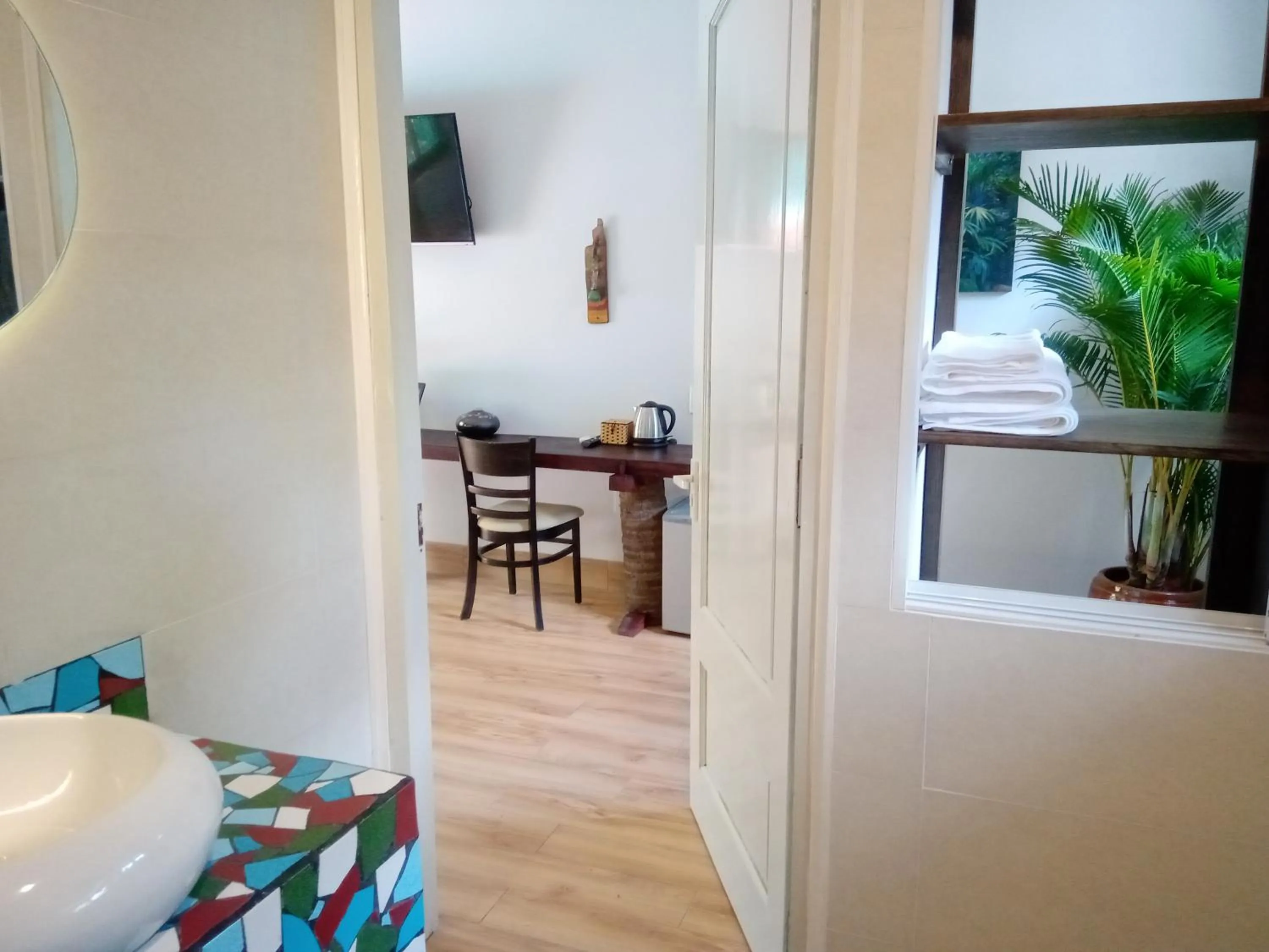 Shower in MiNhon Hotel Muine