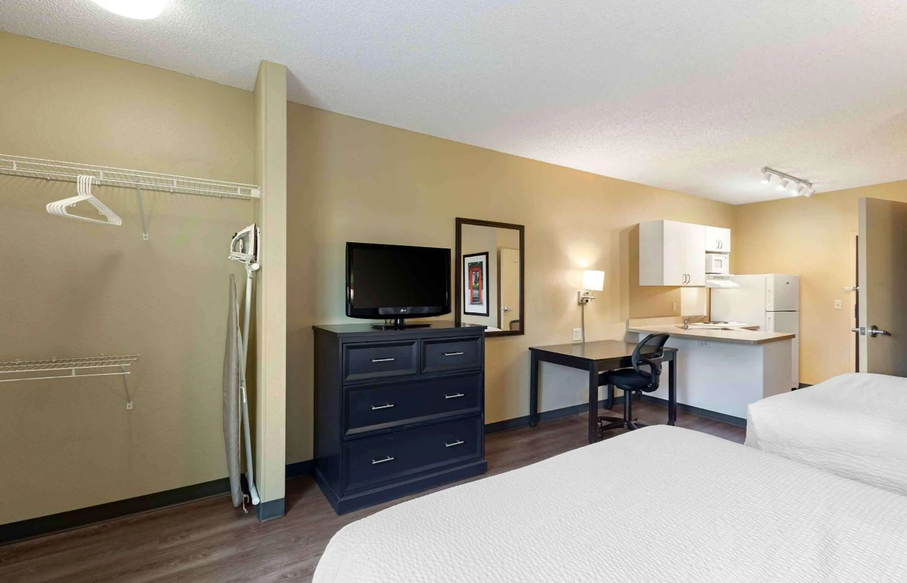 Bedroom, Bed in Extended Stay America Suites - Denver - Park Meadows