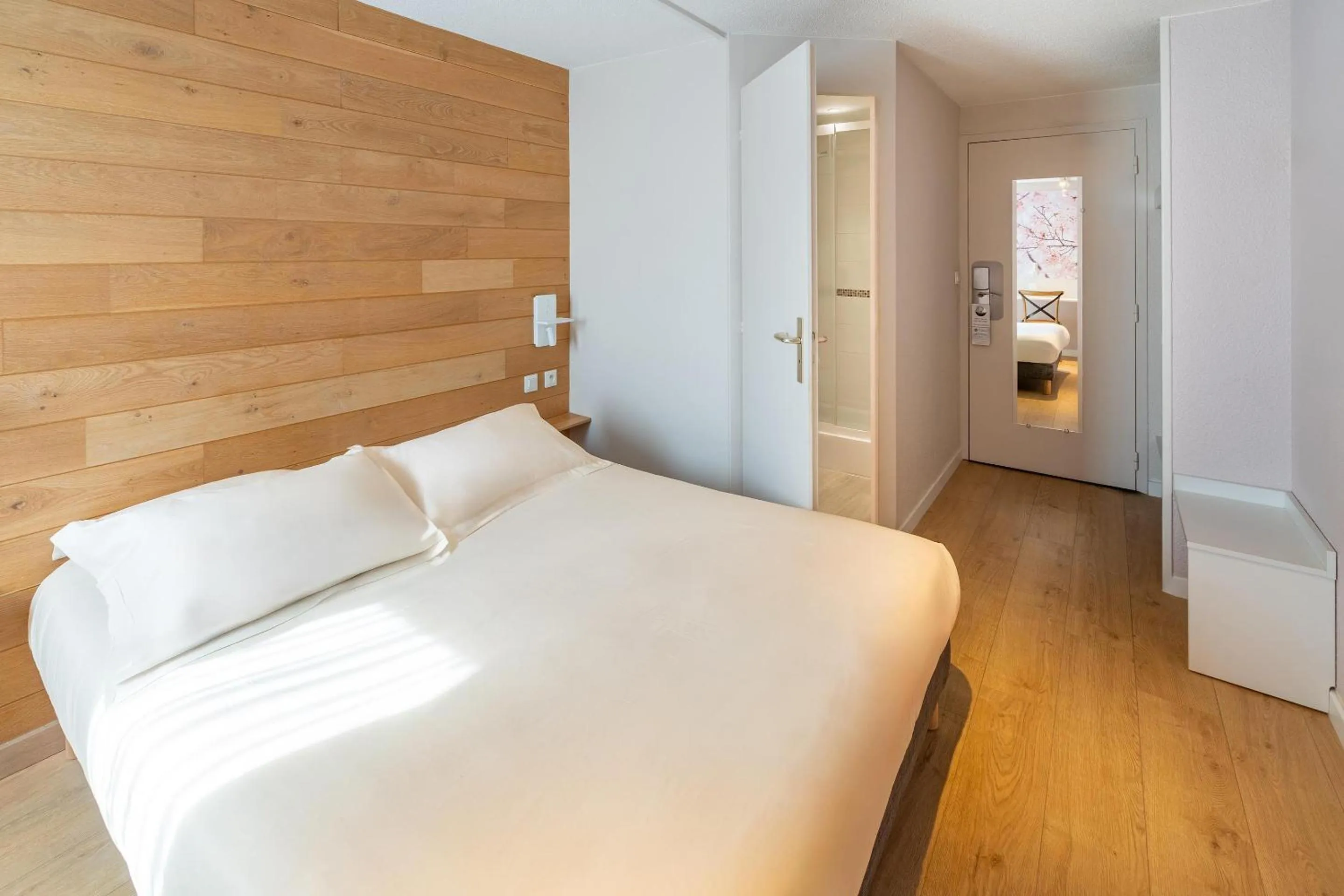 Bedroom, Bed in Sure Hotel by Best Western Rennes Chantepie