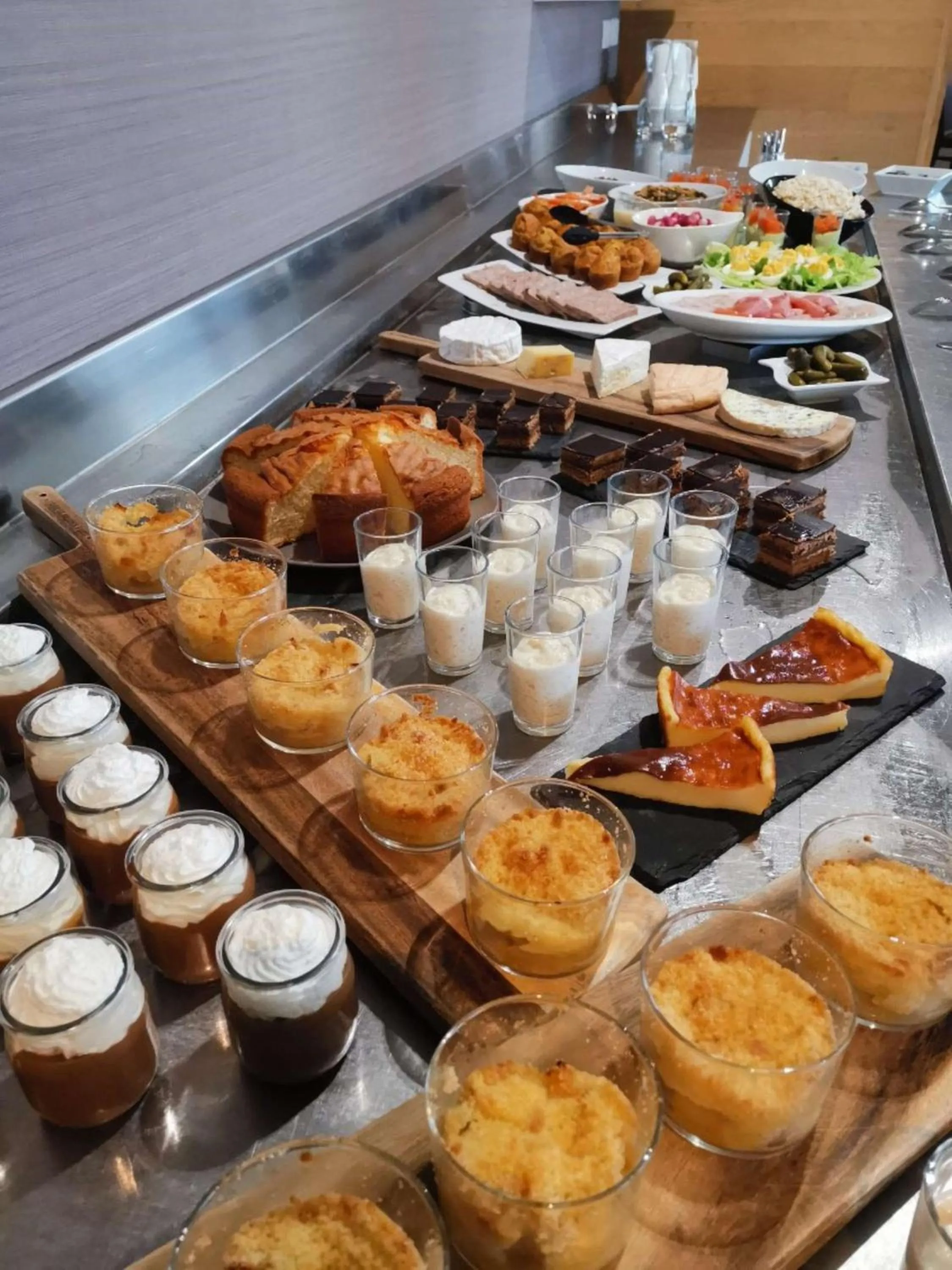 Restaurant/places to eat in Logis Hôtel-Restaurant Les Loges