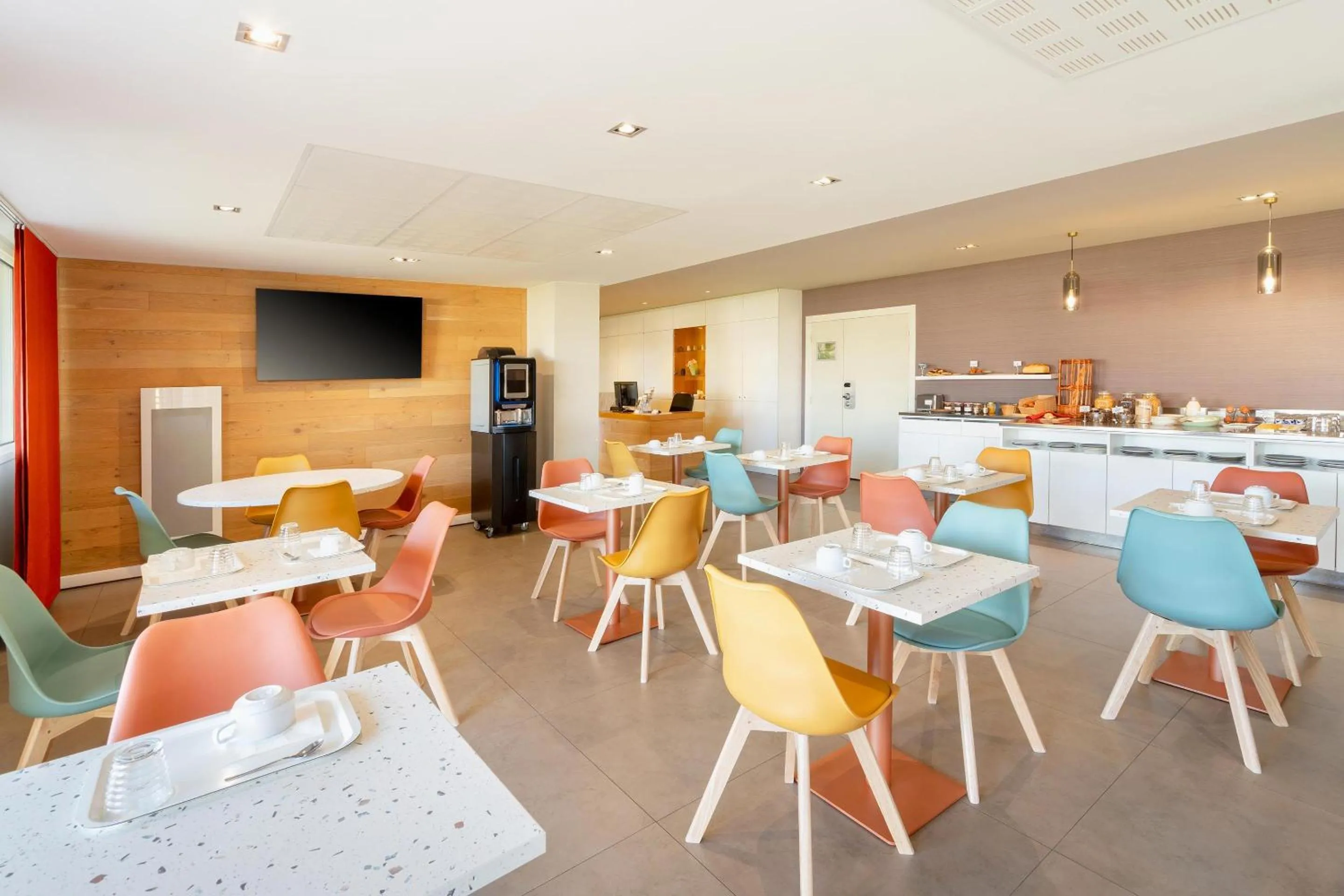 Breakfast in Sure Hotel by Best Western Rennes Chantepie