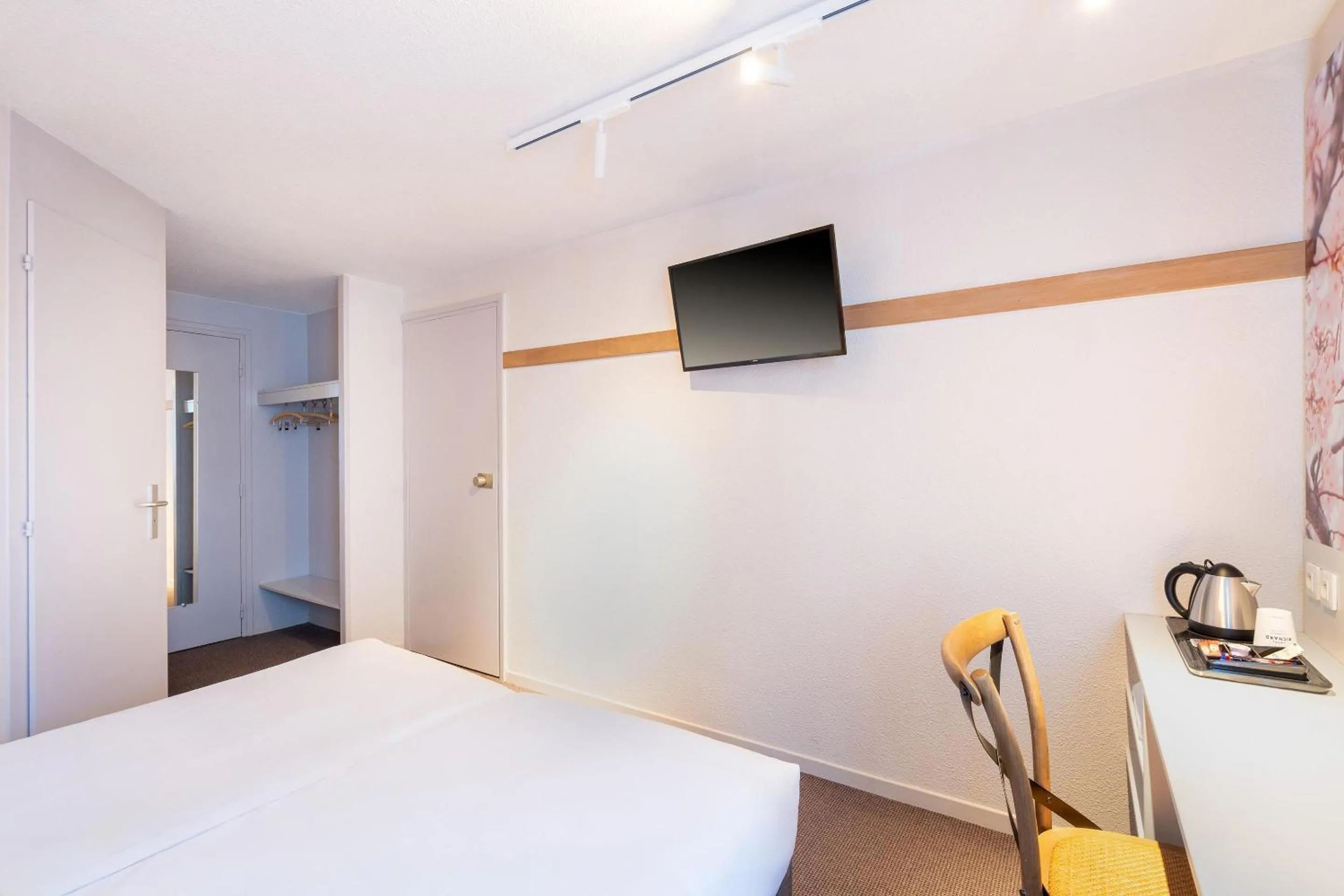 Bedroom, Bed in Sure Hotel by Best Western Rennes Chantepie