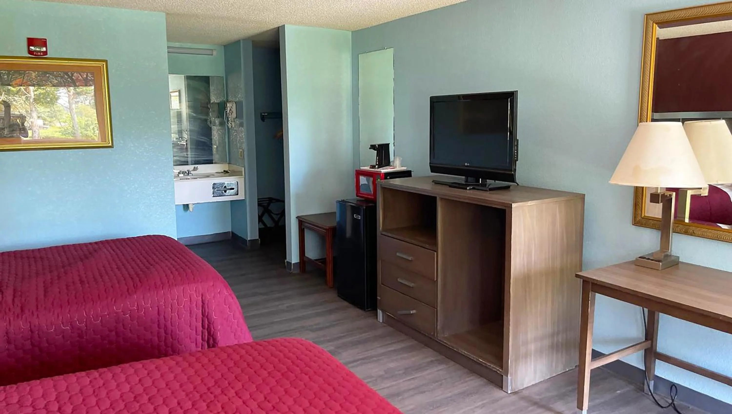 Bedroom in Mayfair Inn