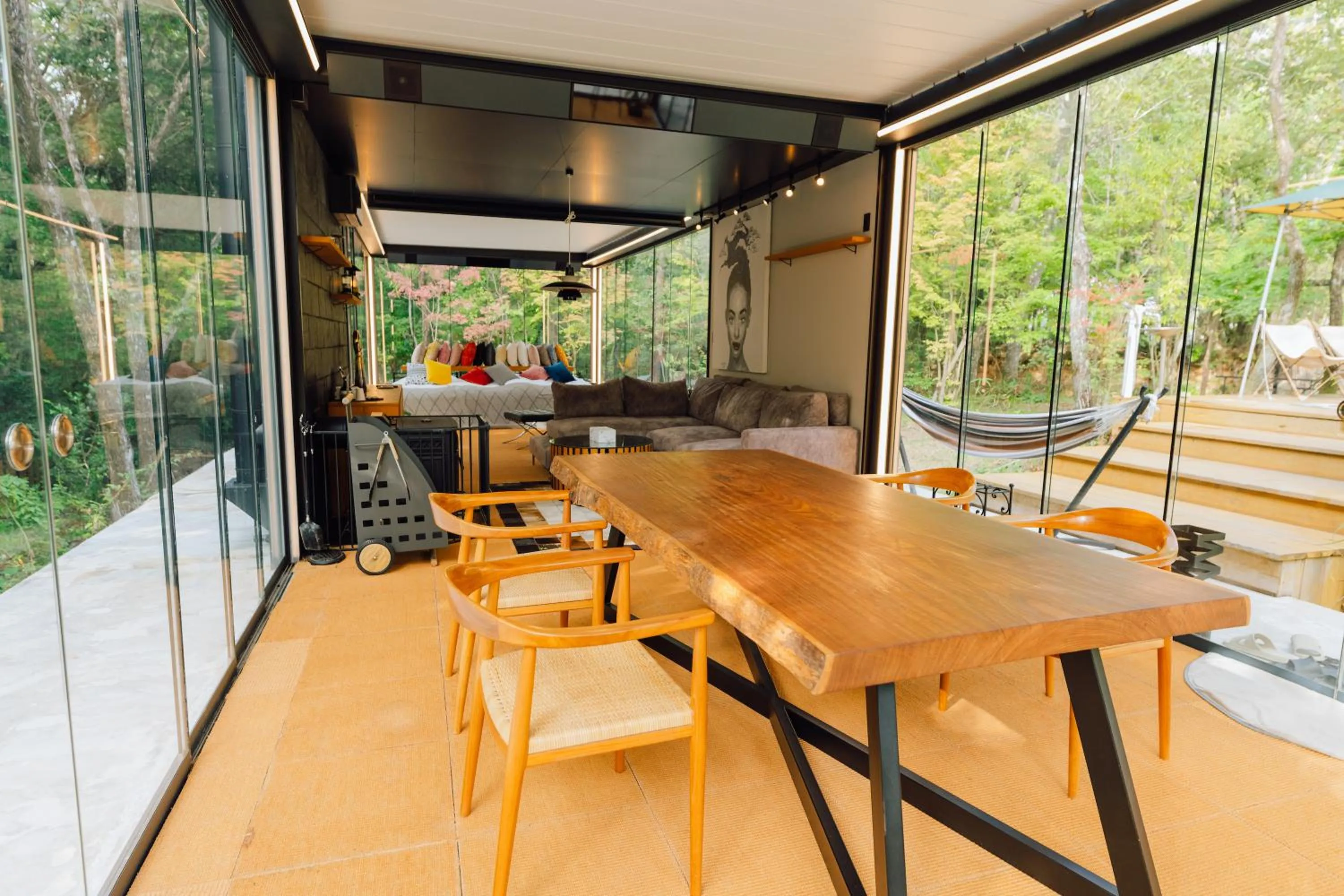 Living room in Yufuin Glamping COMOREBI