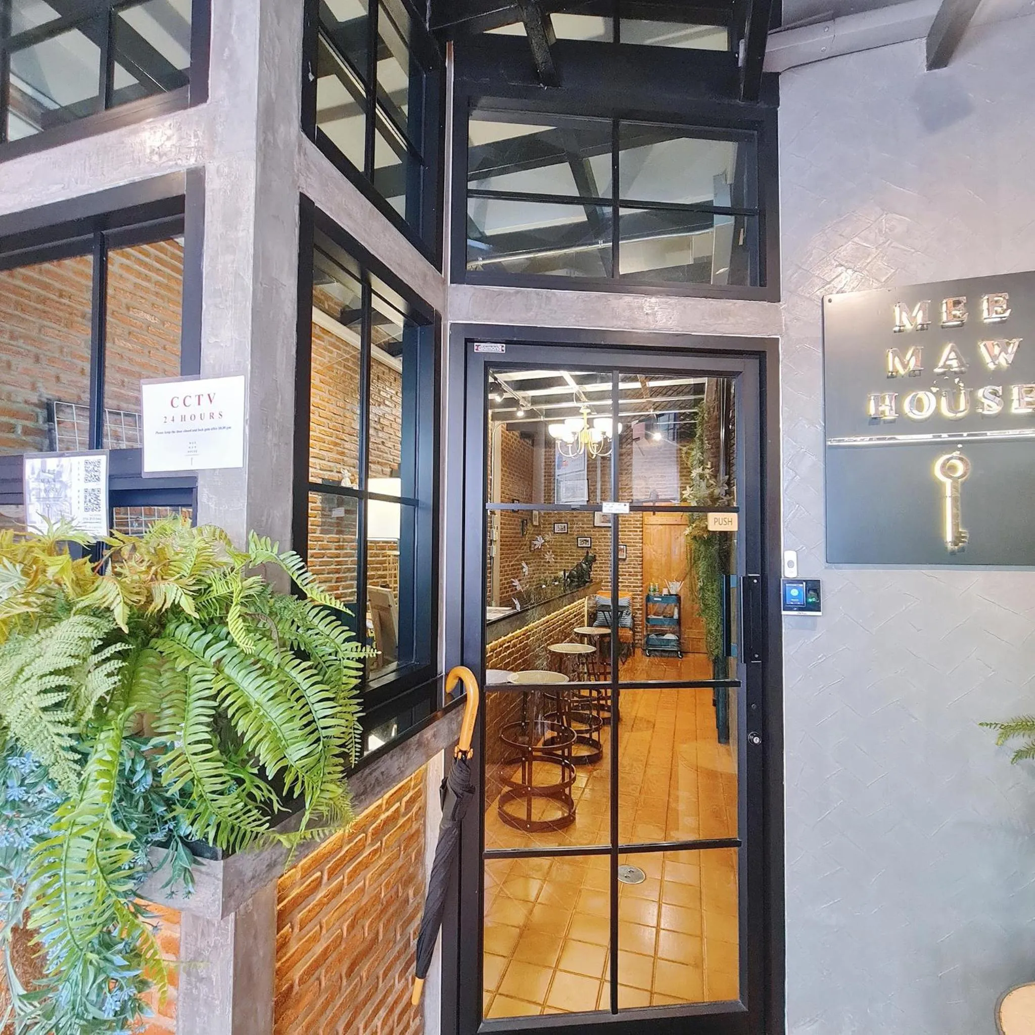 MEEMAW'S House Hostel