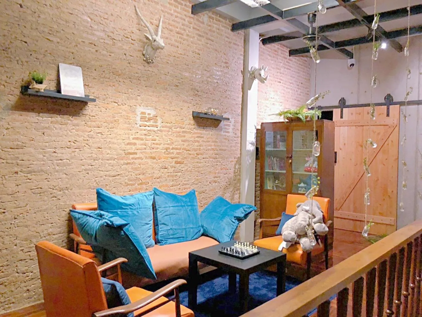 Living room in MEEMAW'S House Hostel