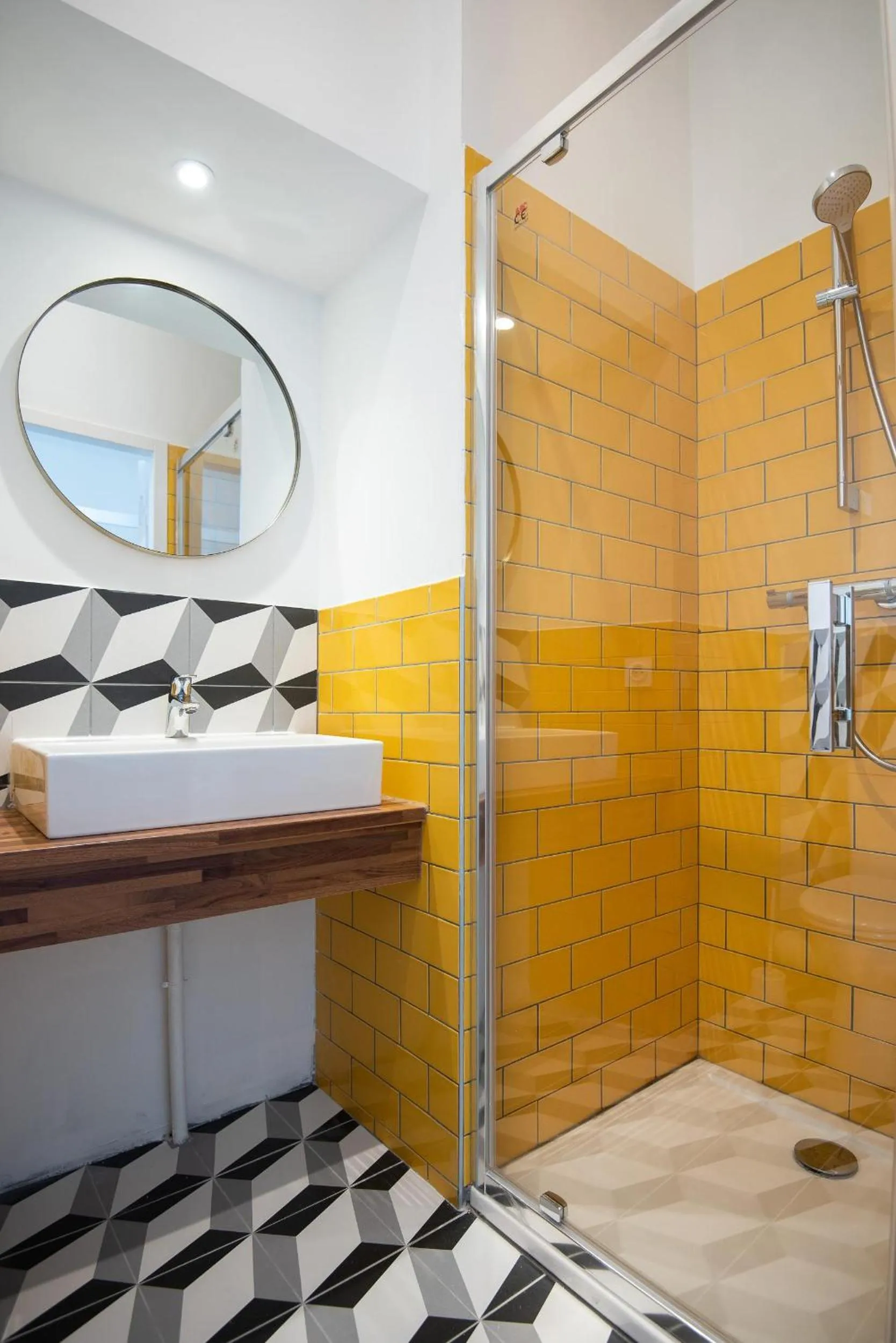 Bathroom in Le Couvent - Hostel