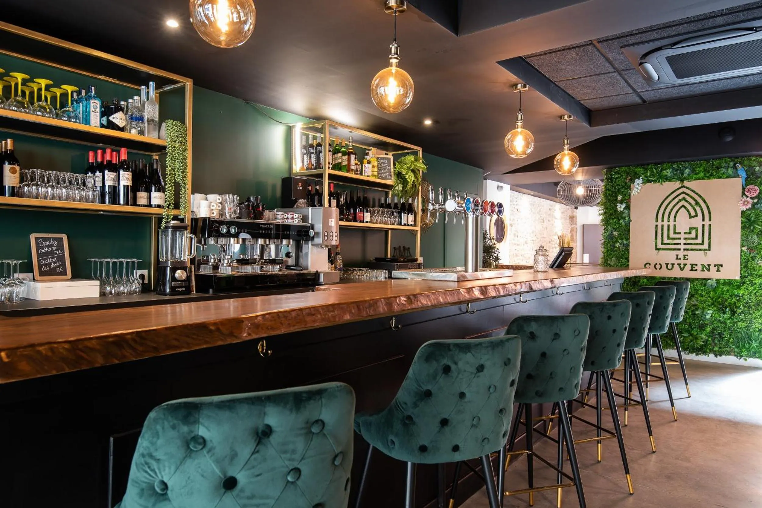 Restaurant/places to eat in Le Couvent - Hostel