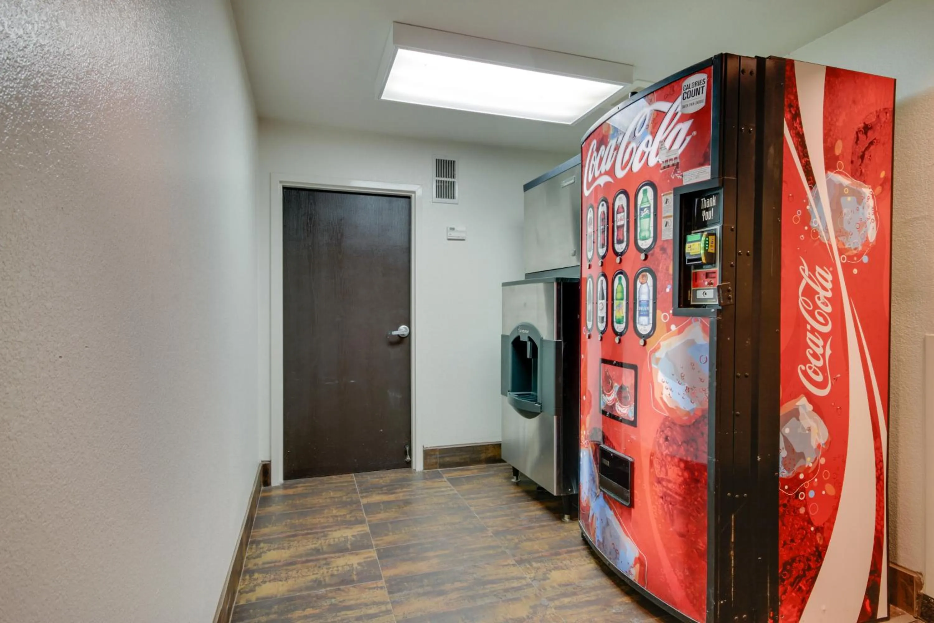 vending machine in Motel 6-Corsicana, TX