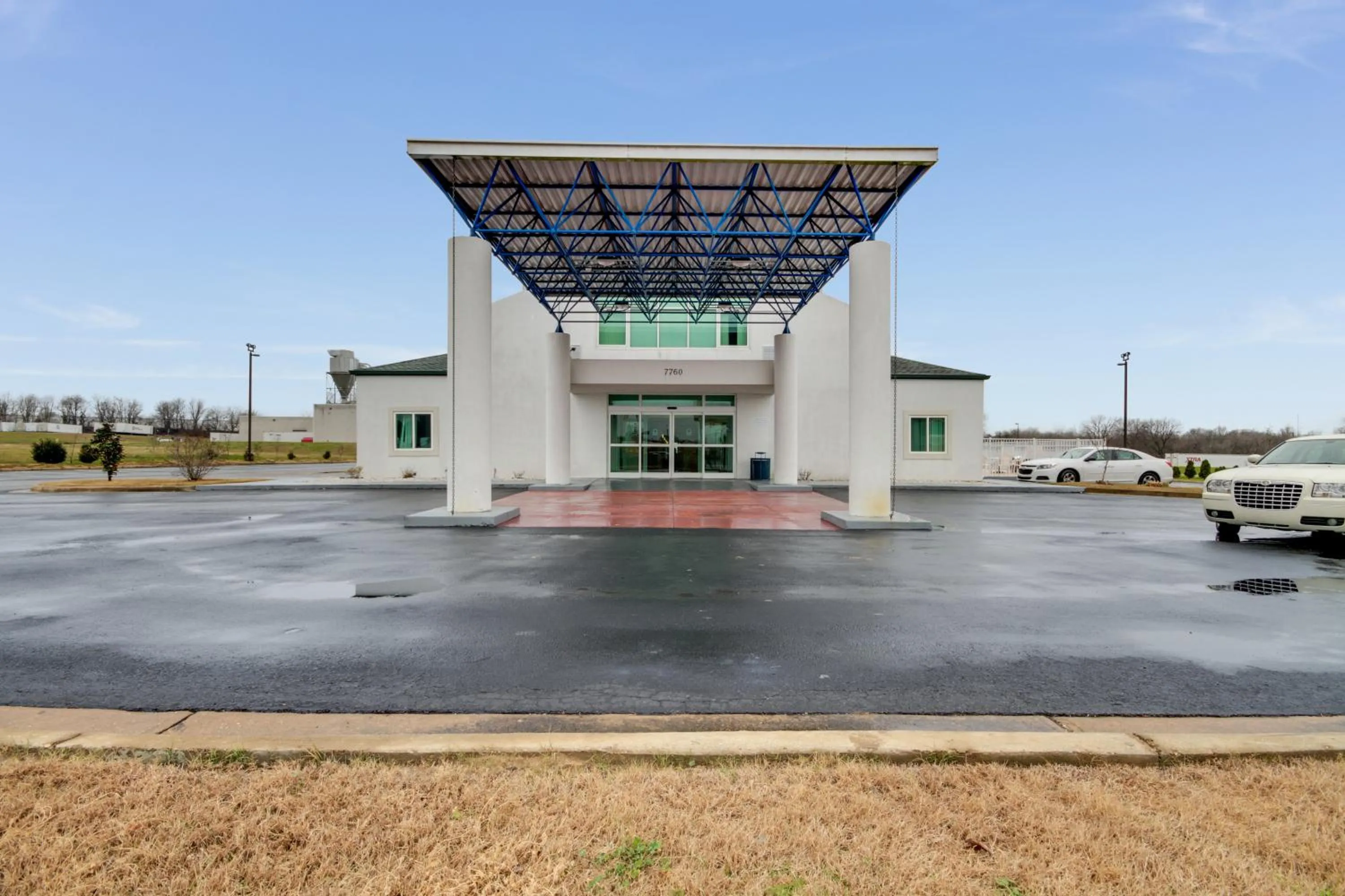 Property building in Motel 6-Corsicana, TX