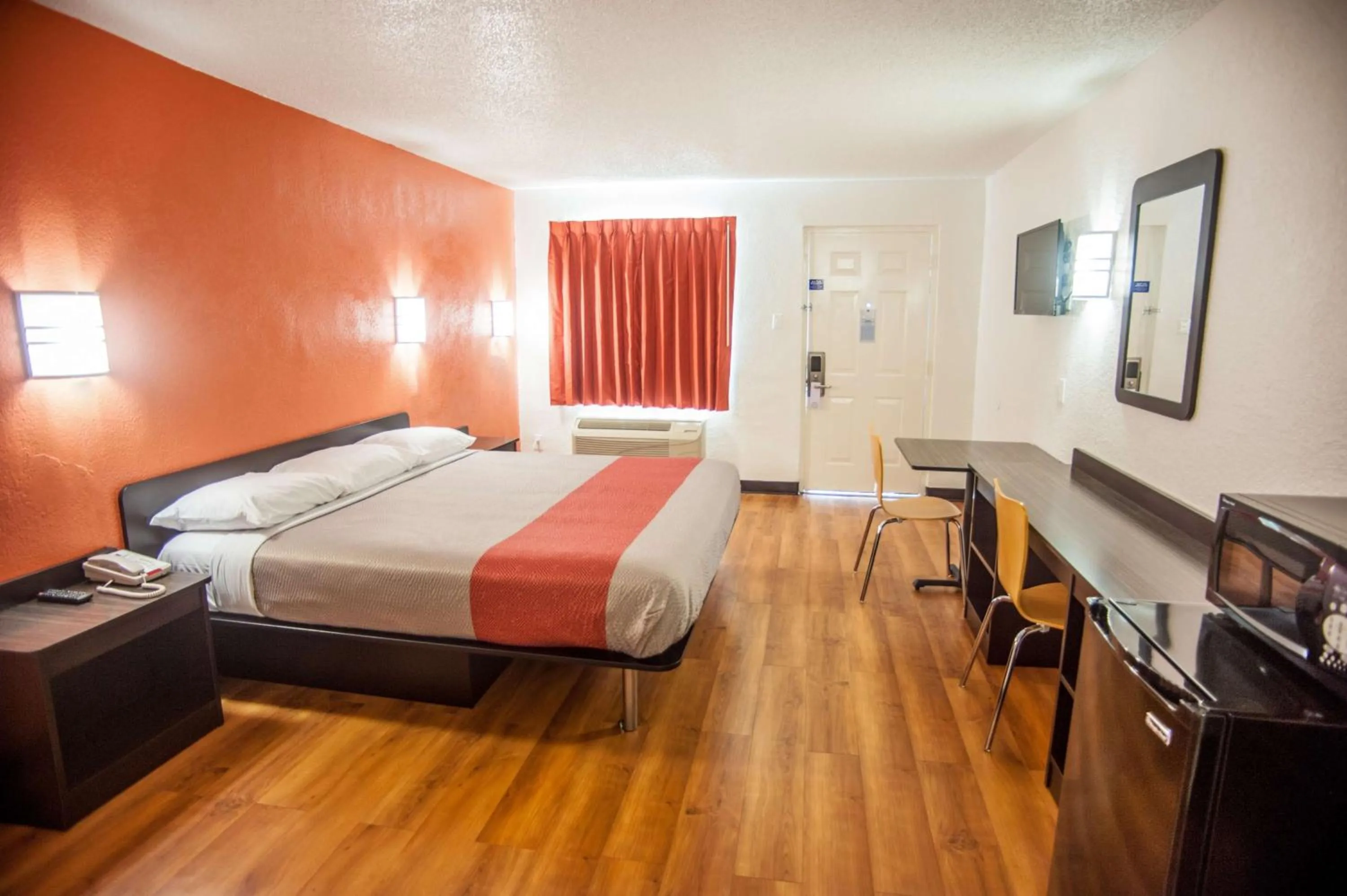 Bedroom, Bed in Motel 6-Corsicana, TX