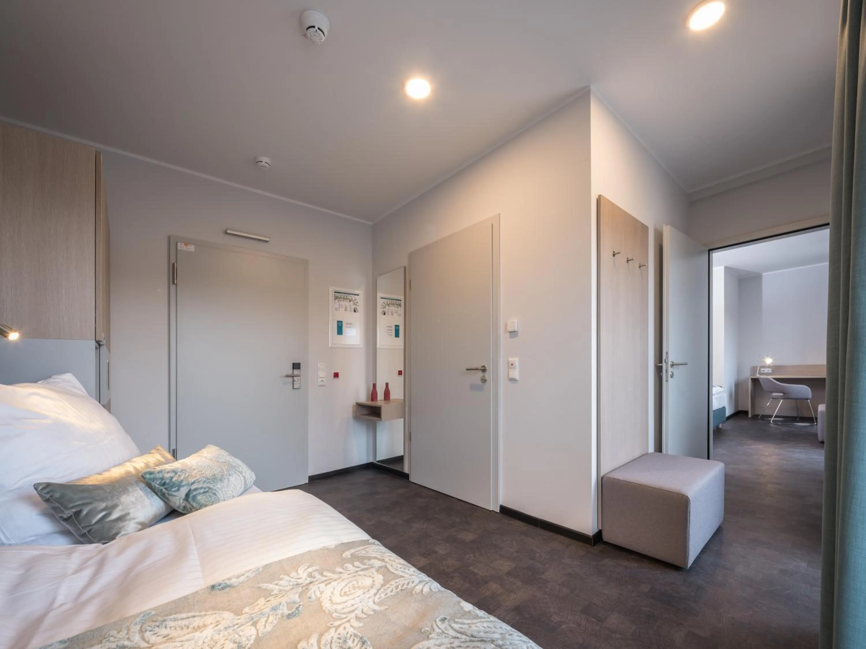 Living room, Bed in RS-HOTEL - smart & modern Hotel Apartments