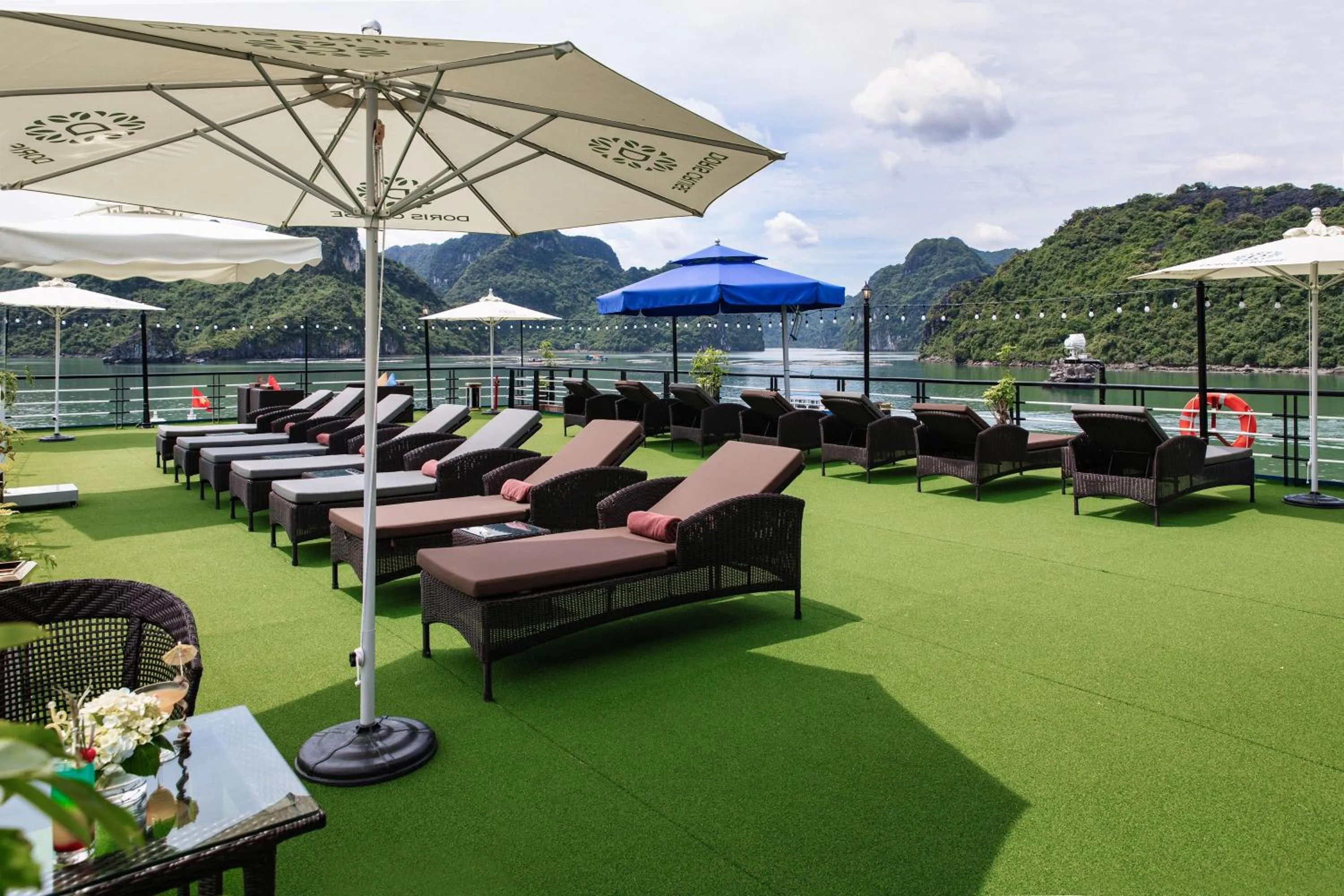 Day in Doris Cruise by HAG