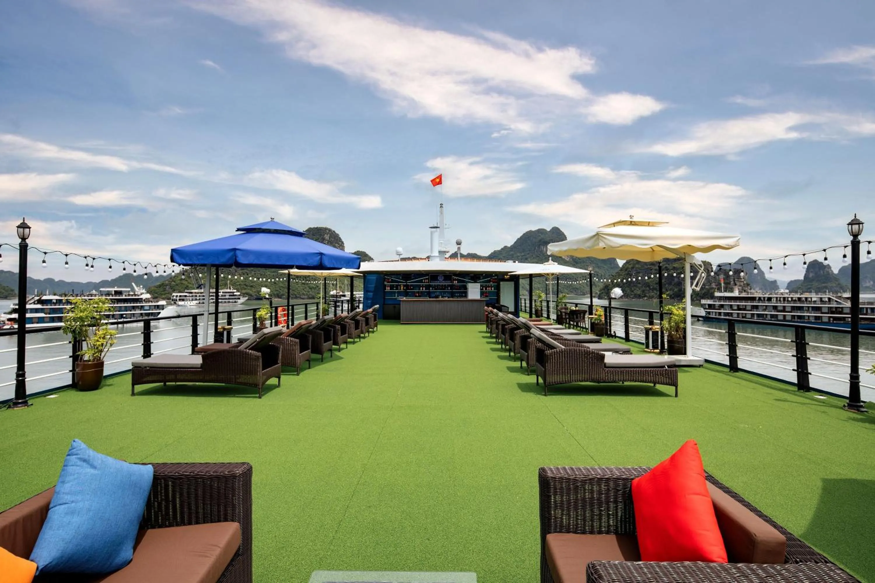 Day in Doris Cruise by HAG