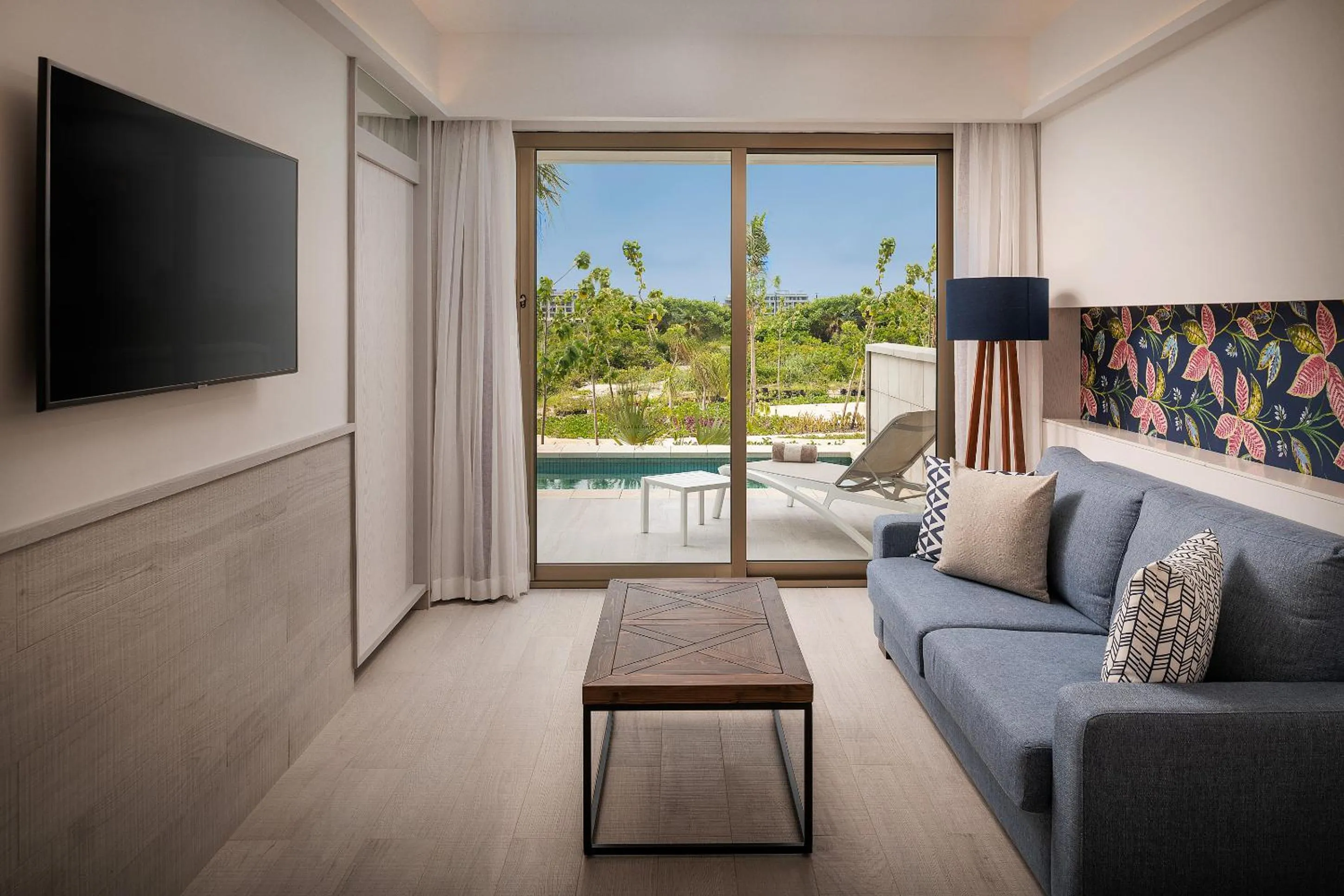 TV and multimedia in Catalonia Grand Costa Mujeres All Suites & Spa - All Inclusive