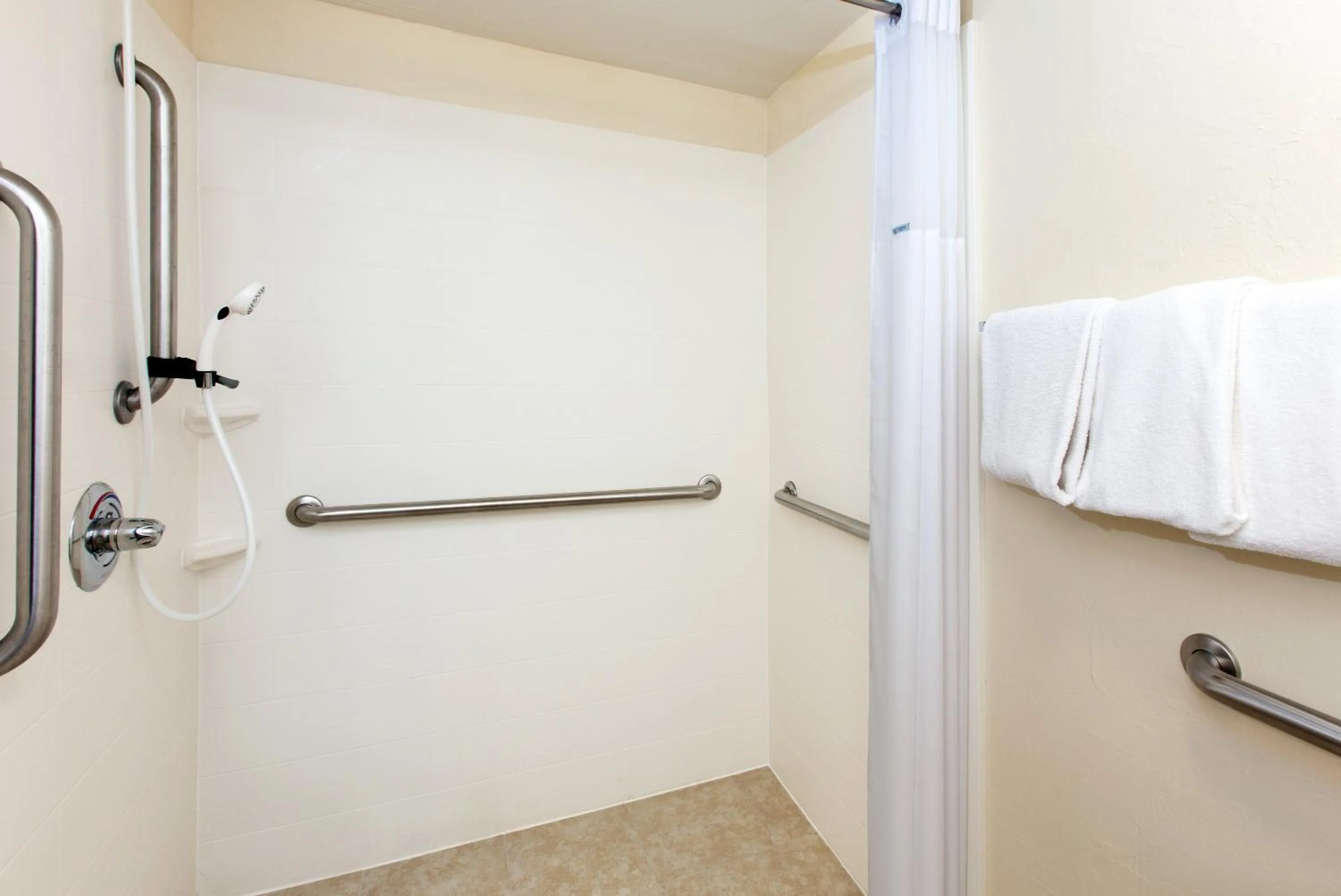 Shower in Days Inn by Wyndham Norman
