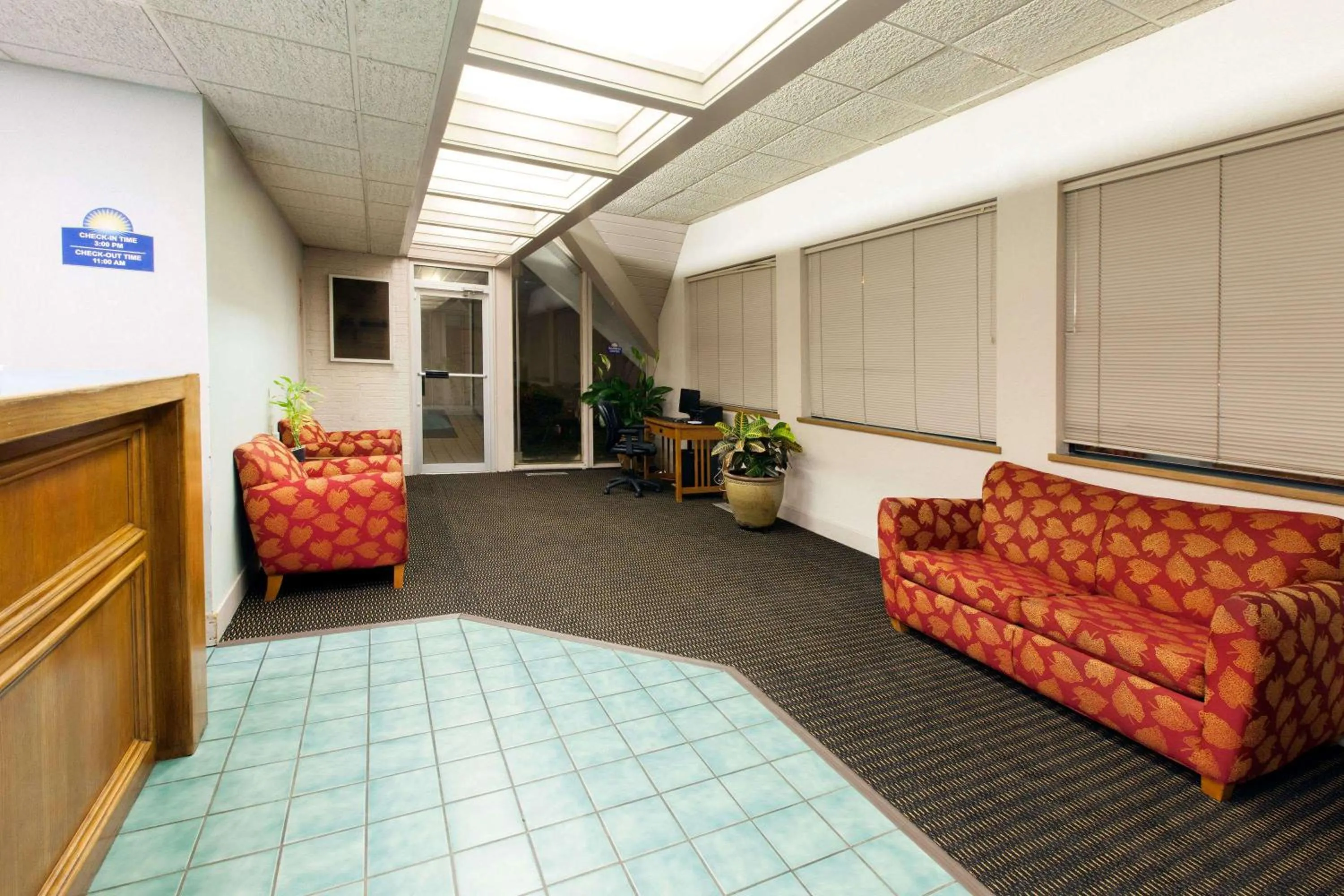 Lobby or reception in Days Inn by Wyndham Norman