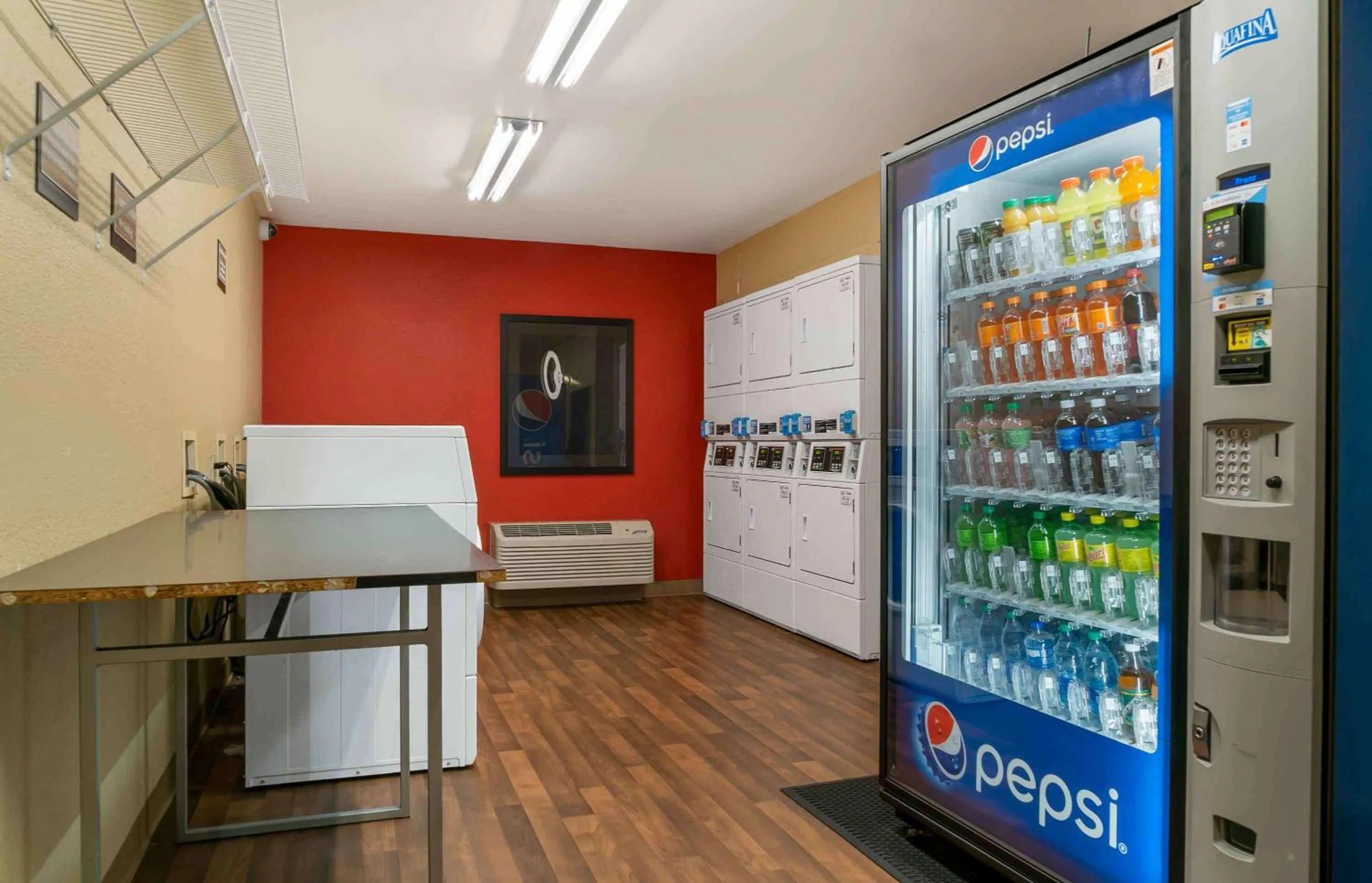 Property building in Extended Stay America Suites - Detroit - Metropolitan Airport