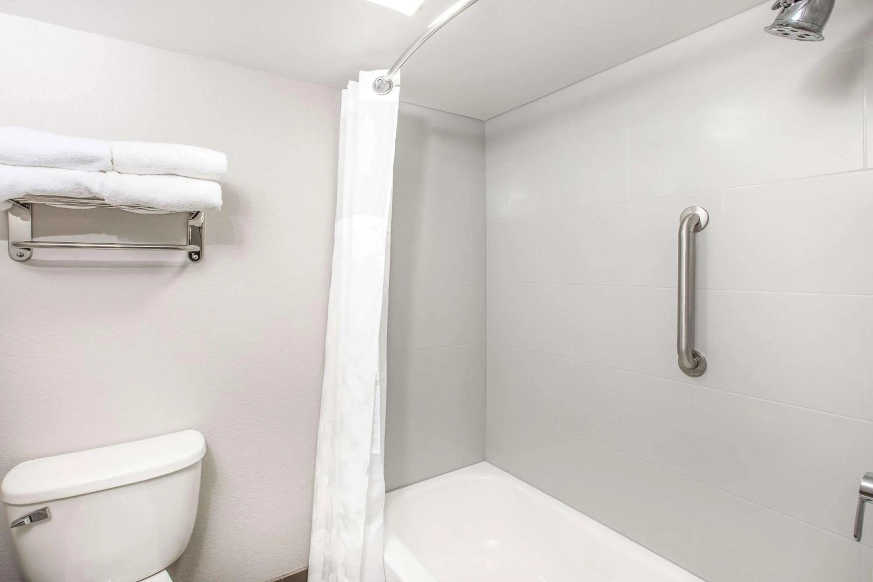 Bathroom in Wingate by Wyndham Louisville Airport Expo Center