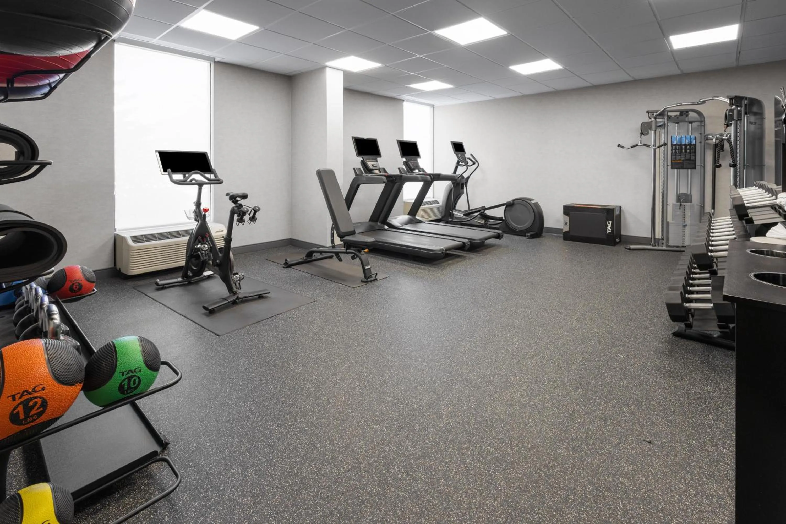 Fitness centre/facilities in Hampton Inn Somerset