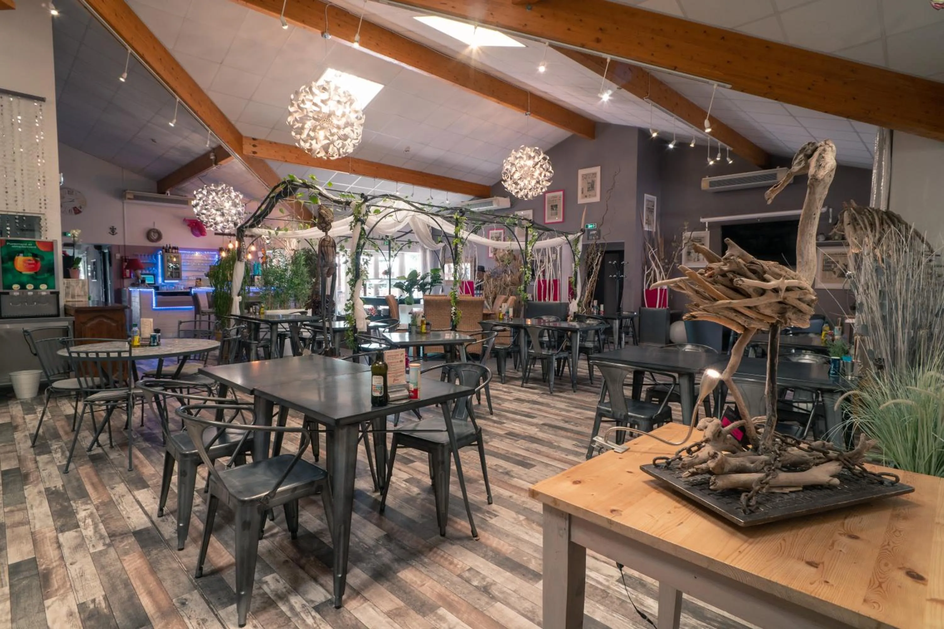 Le President-Gare Nimes Pont Du Gard