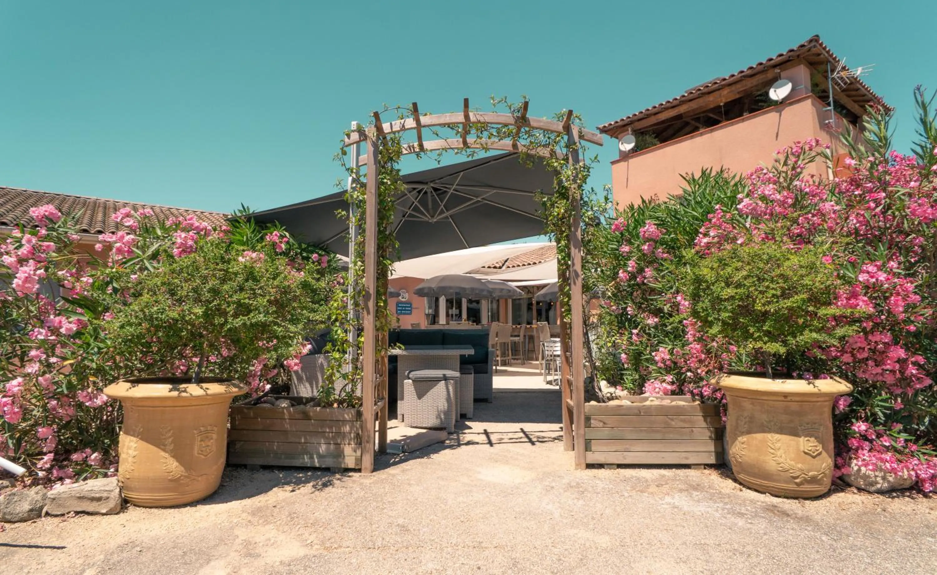 Garden in Le President-Gare Nimes Pont Du Gard