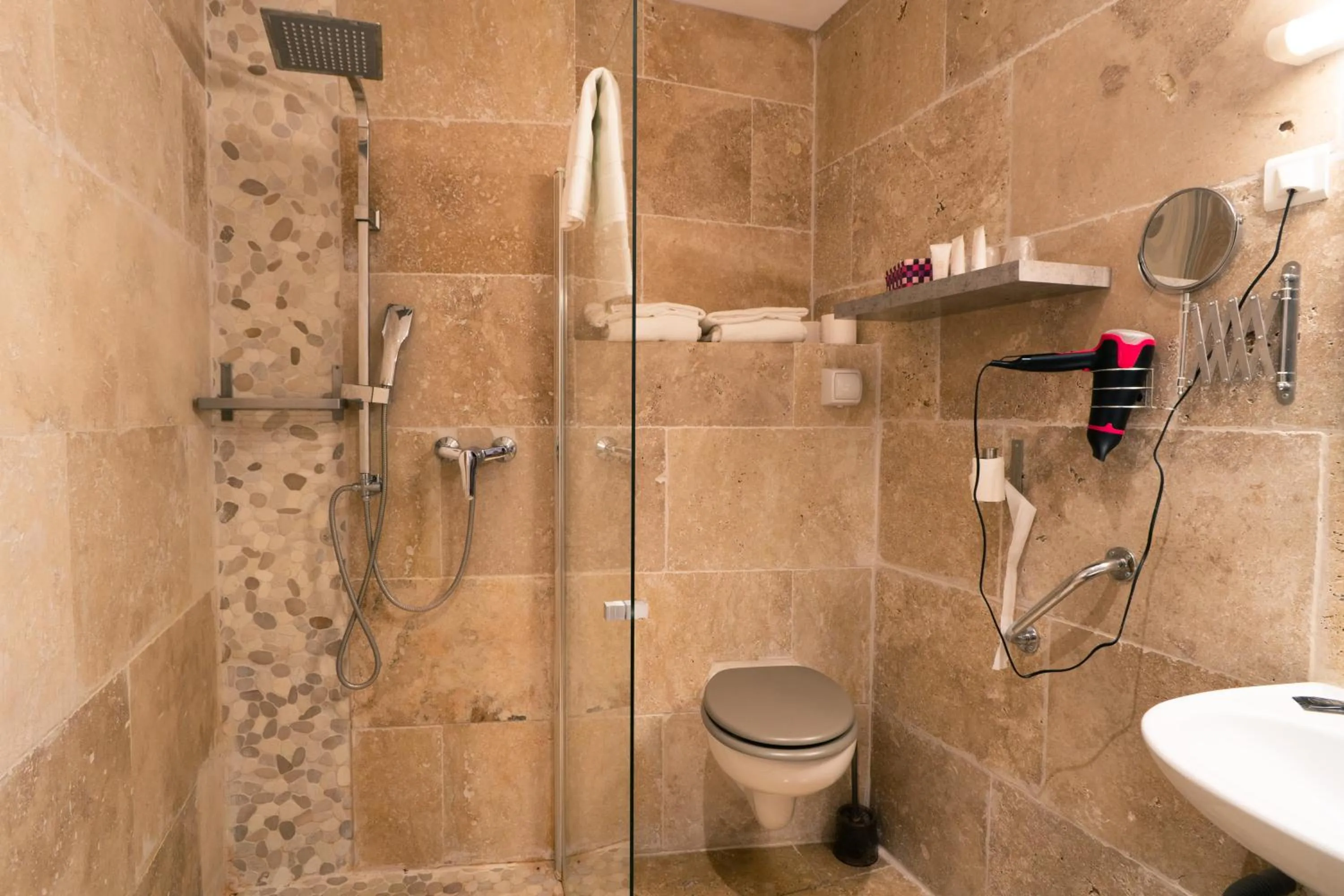 Le President-Gare Nimes Pont Du Gard