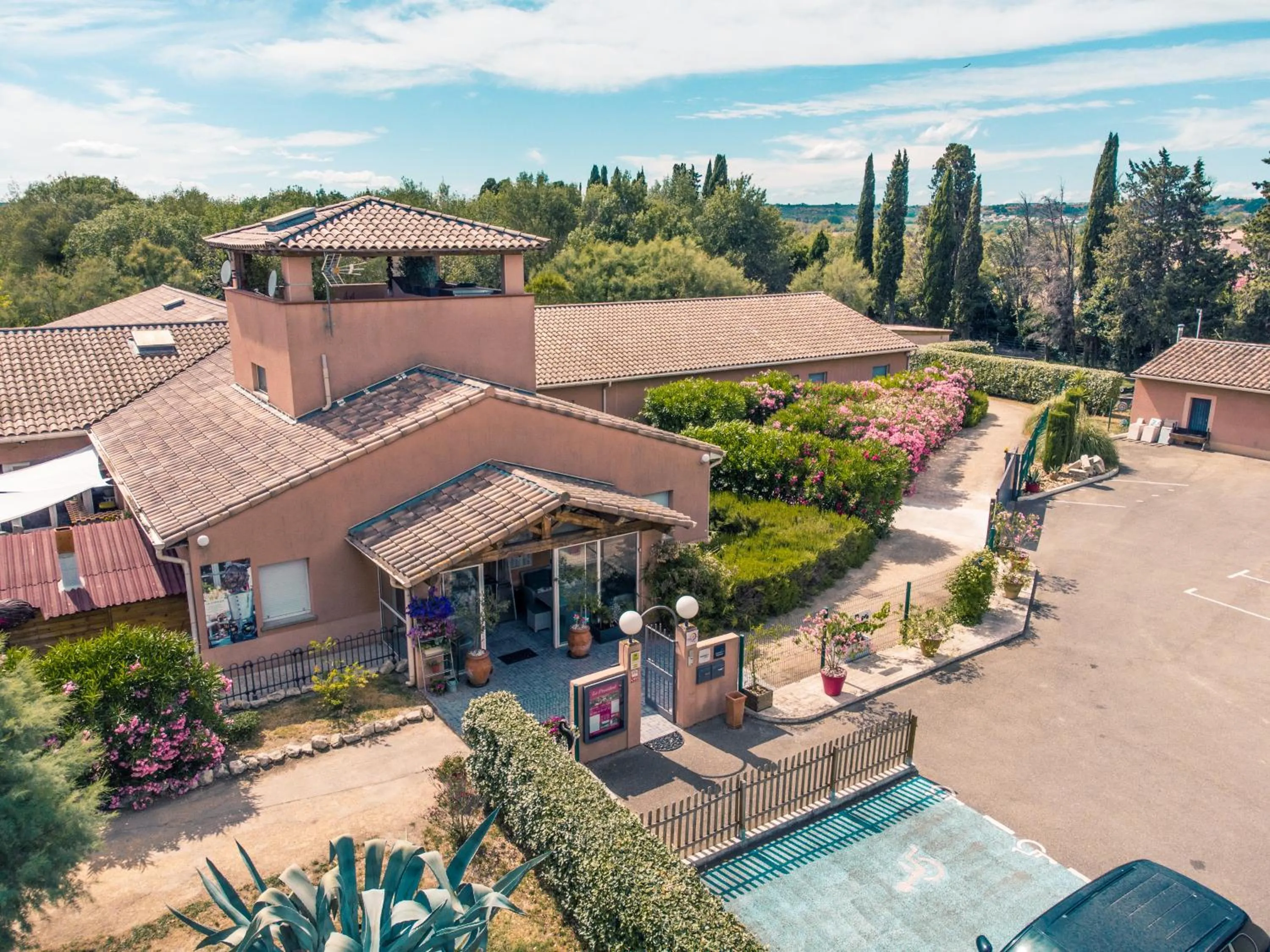 Garden in Le President-Gare Nimes Pont Du Gard