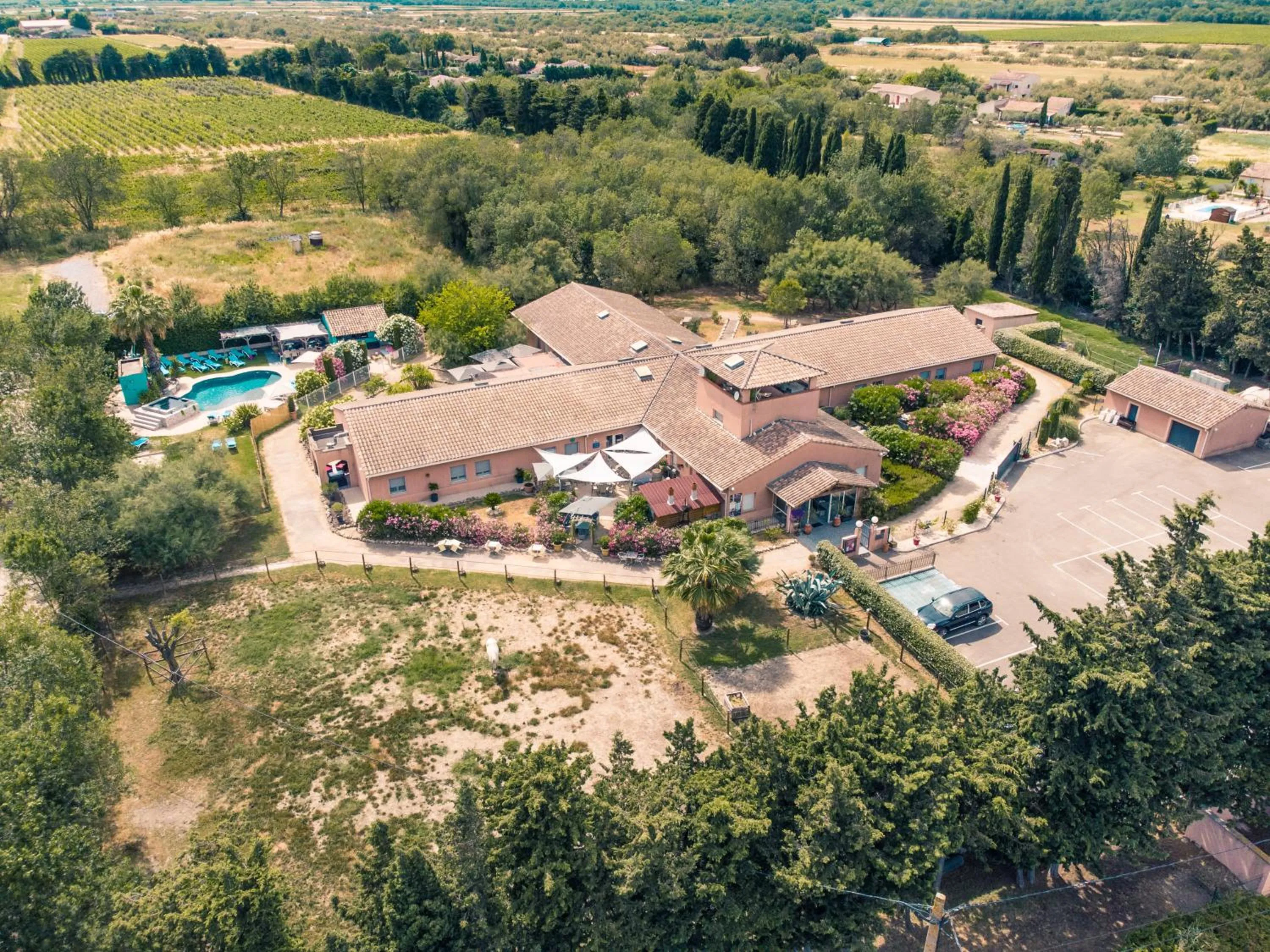 Garden in Le President-Gare Nimes Pont Du Gard