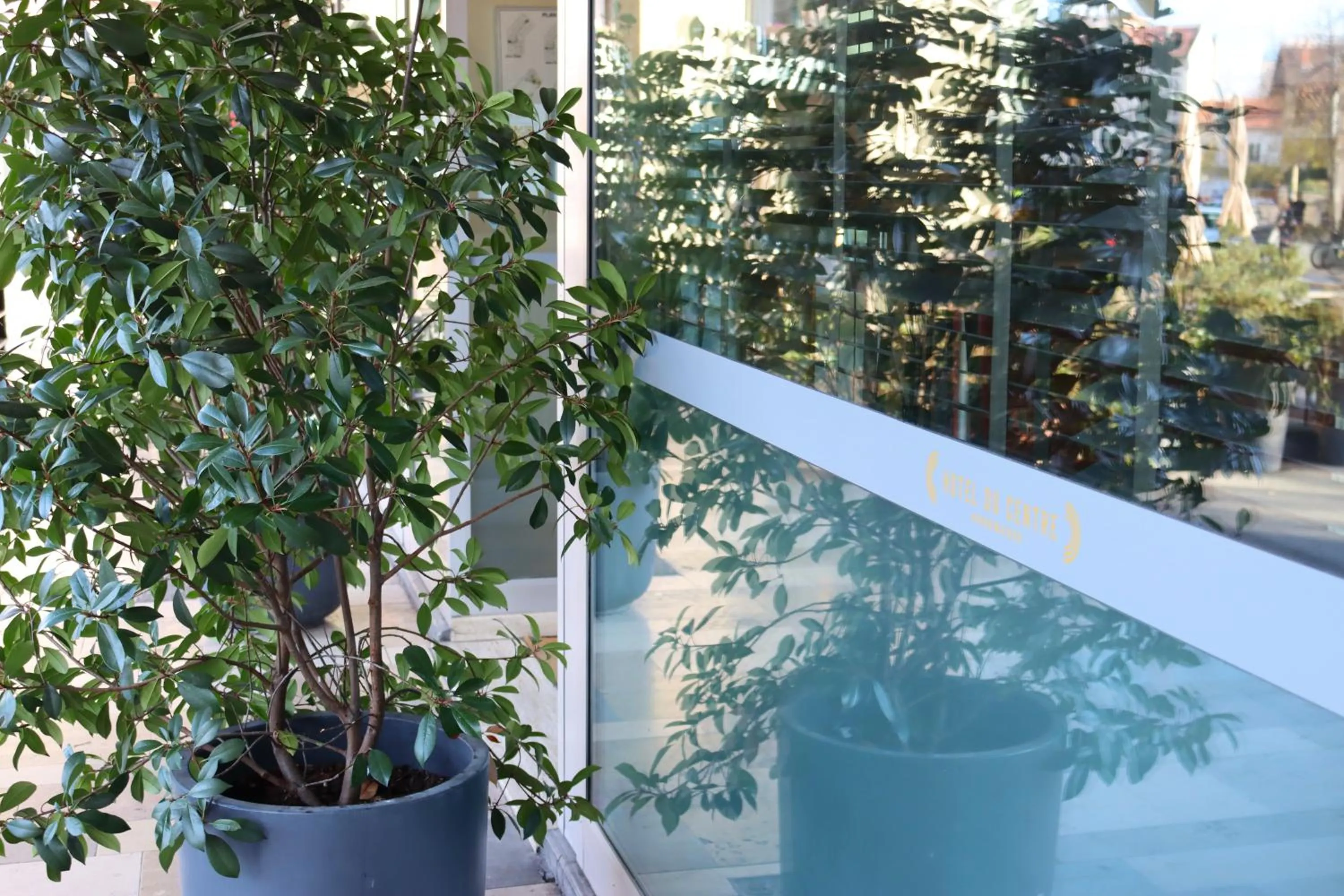 Facade/entrance in Hôtel Du Centre Annemasse