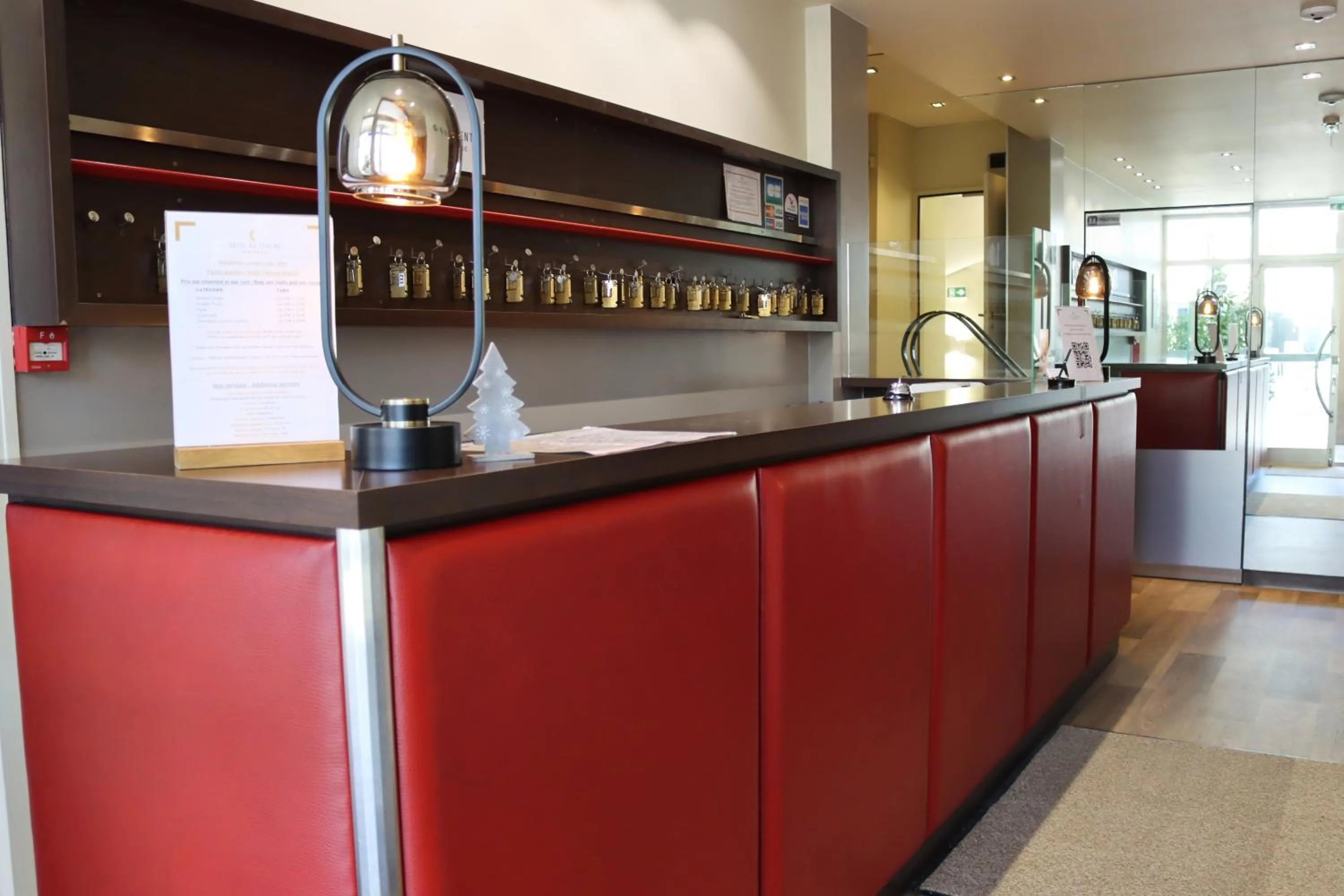 Lobby or reception in Hôtel Du Centre Annemasse