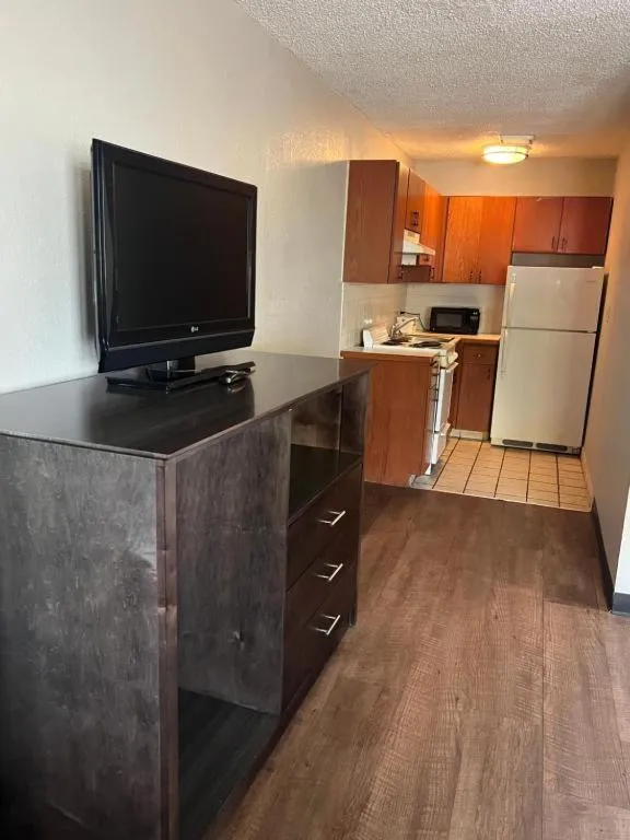 Kitchen or kitchenette in Days Inn & Suites by Wyndham Monroe