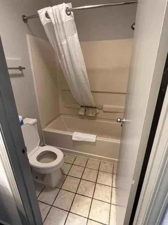 Shower in Days Inn & Suites by Wyndham Monroe