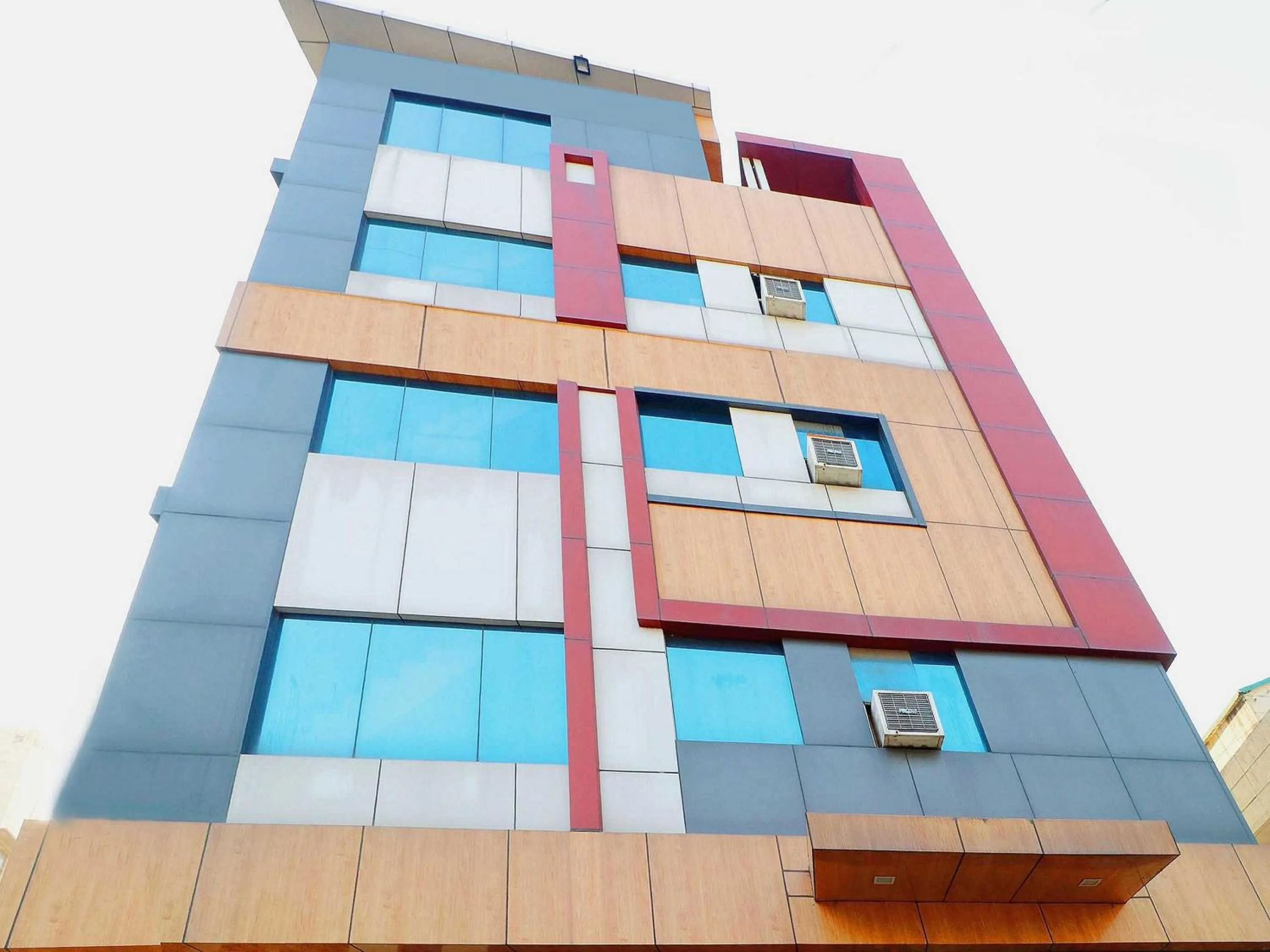 Facade/entrance in Hotel O Welcome Lounge