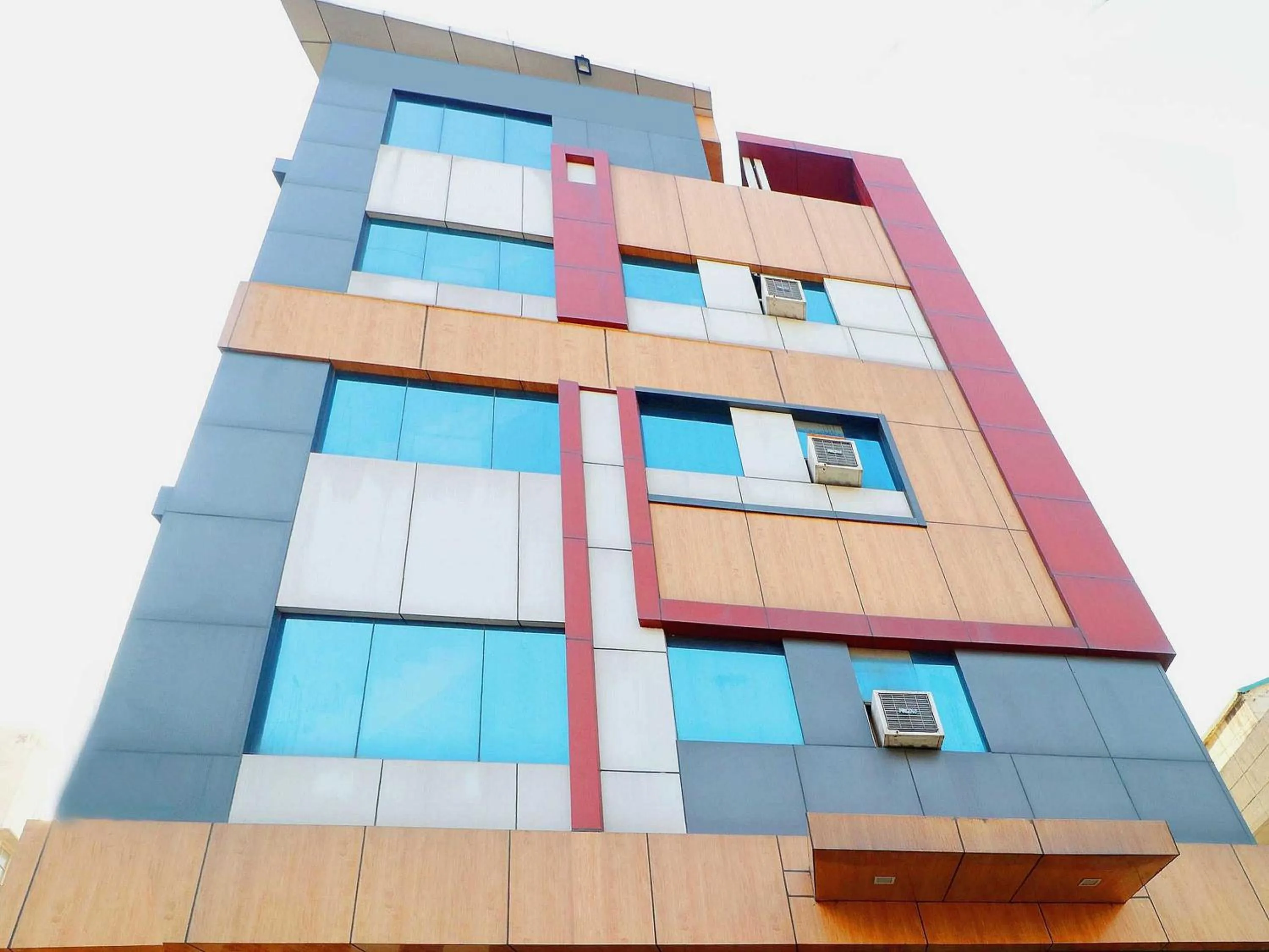 Facade/entrance in Hotel O Welcome Lounge