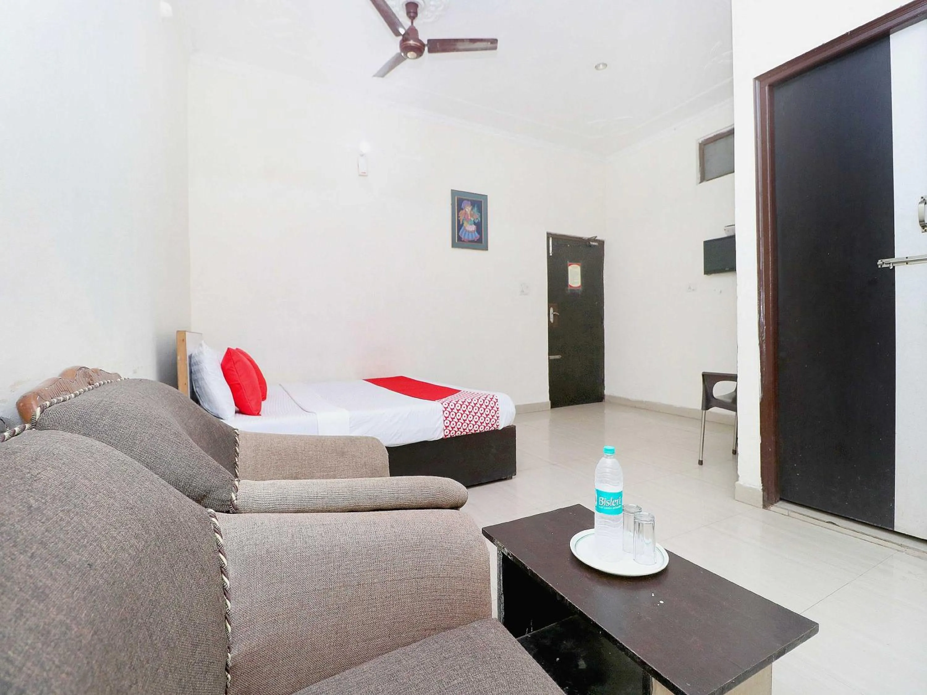 Bedroom in Hotel O Welcome Lounge