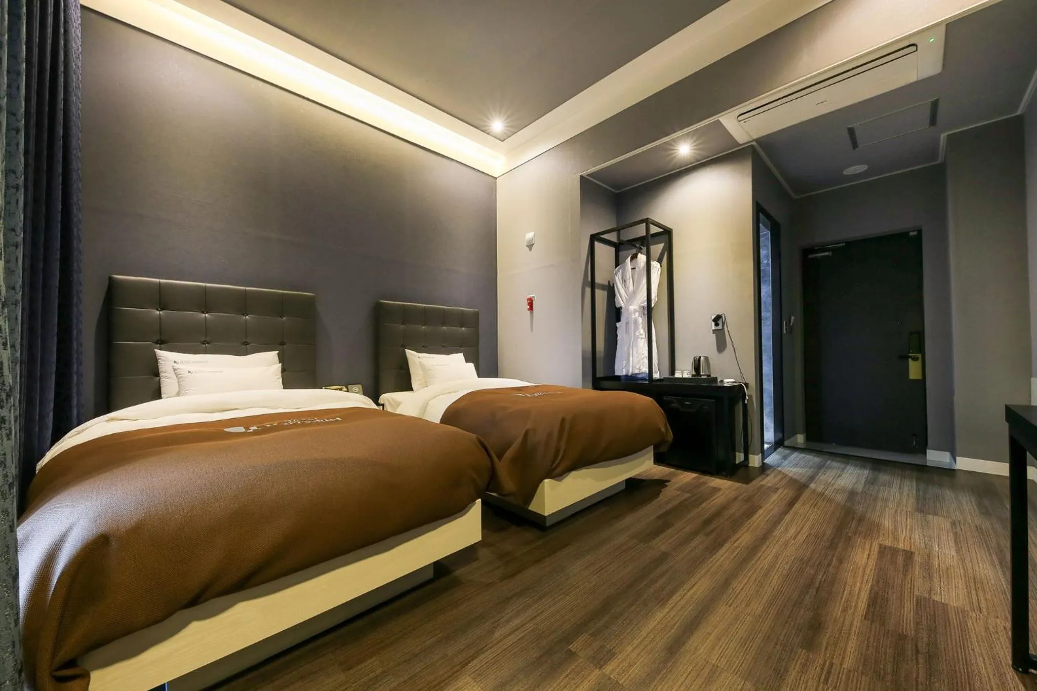 Bed in Merrymud Hotel