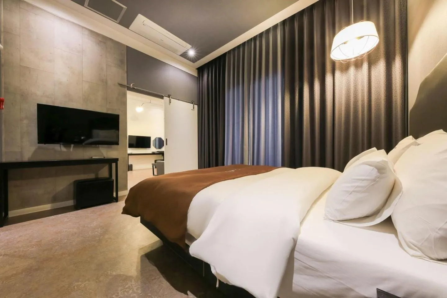 Photo of the whole room, Bed in Merrymud Hotel