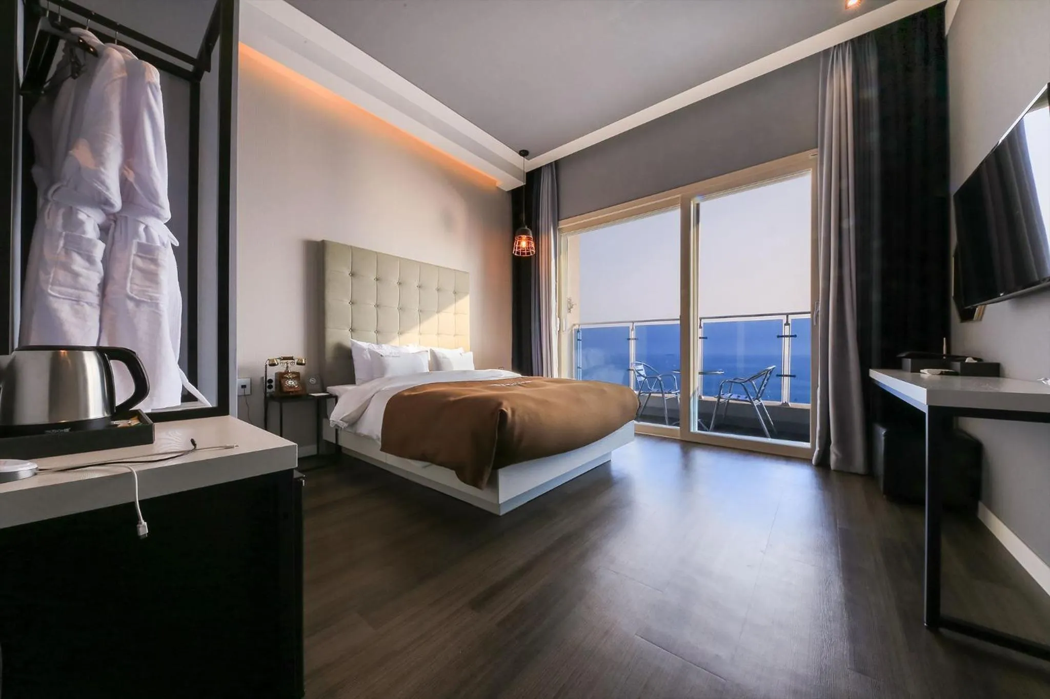 Photo of the whole room, Bed in Merrymud Hotel