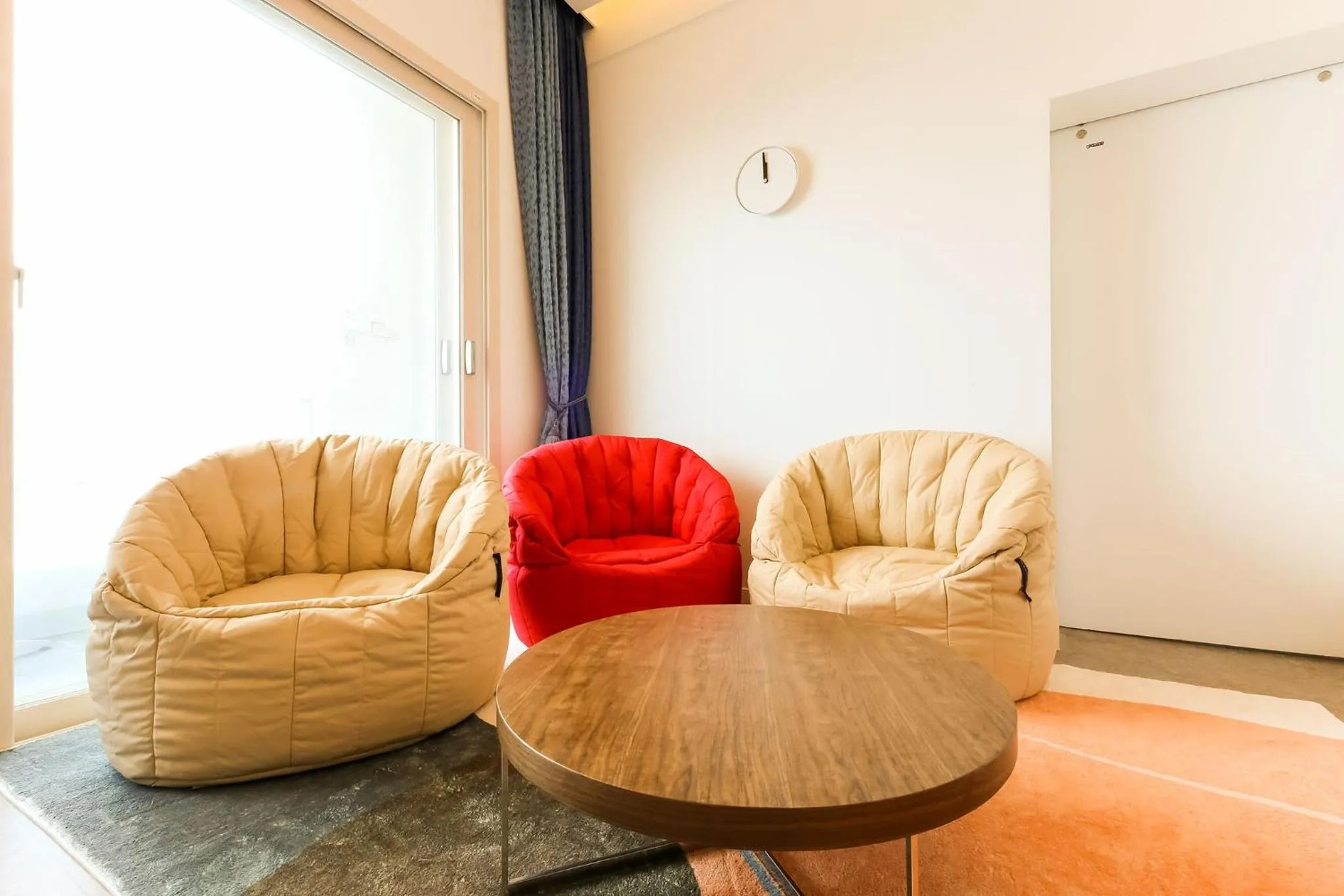 Living room in Merrymud Hotel