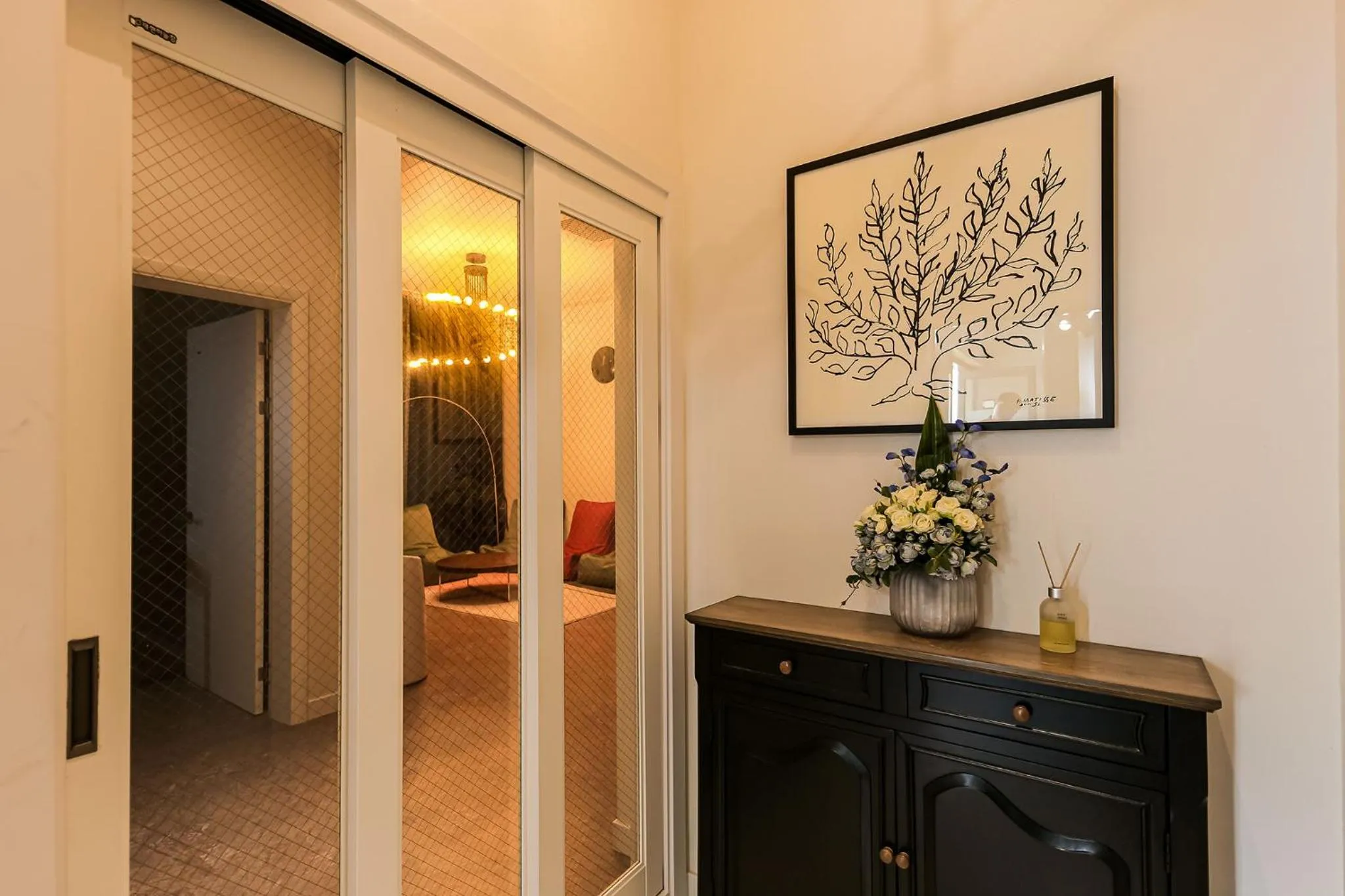 Photo of the whole room in Merrymud Hotel