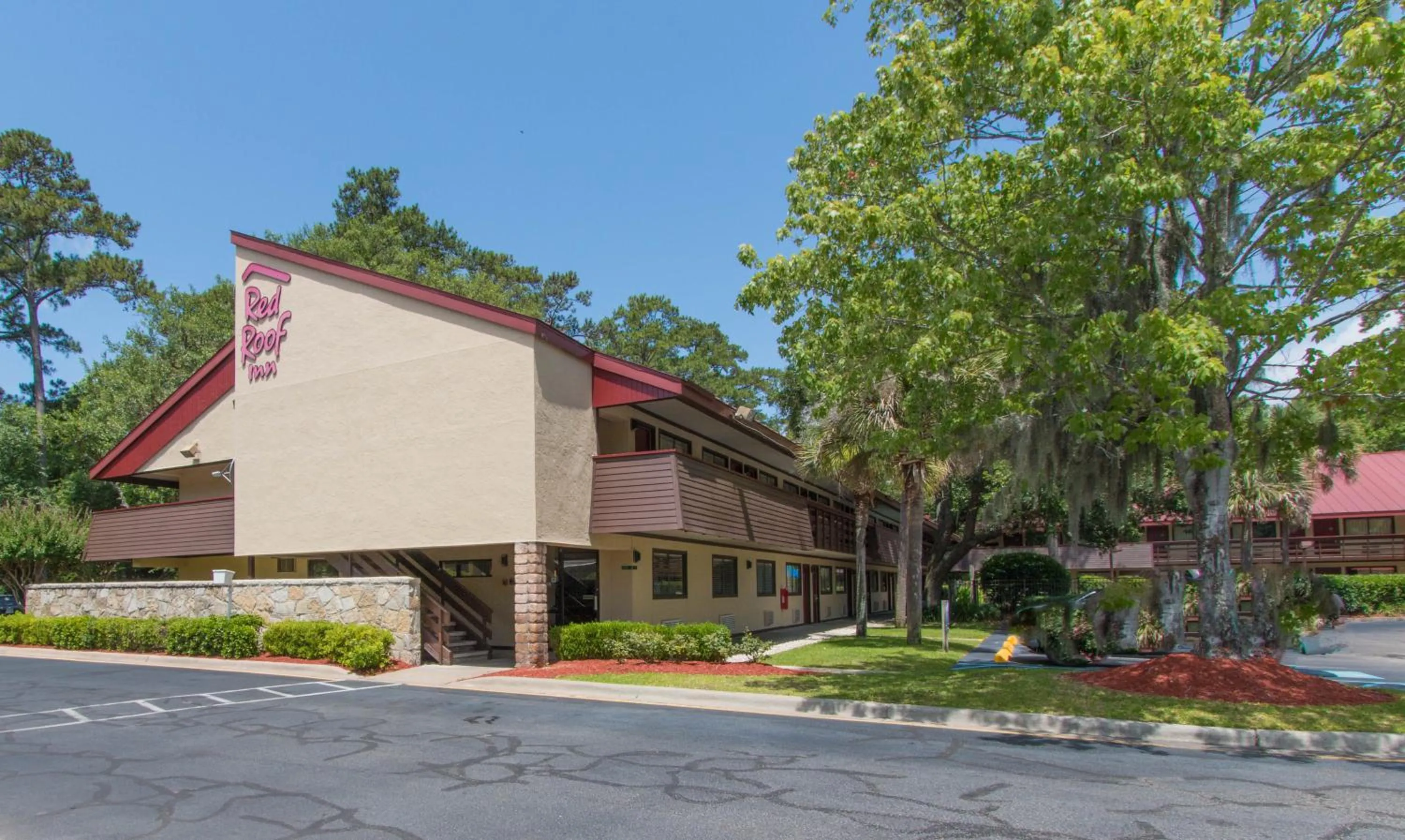 Property building in Red Roof Inn Hilton Head Island