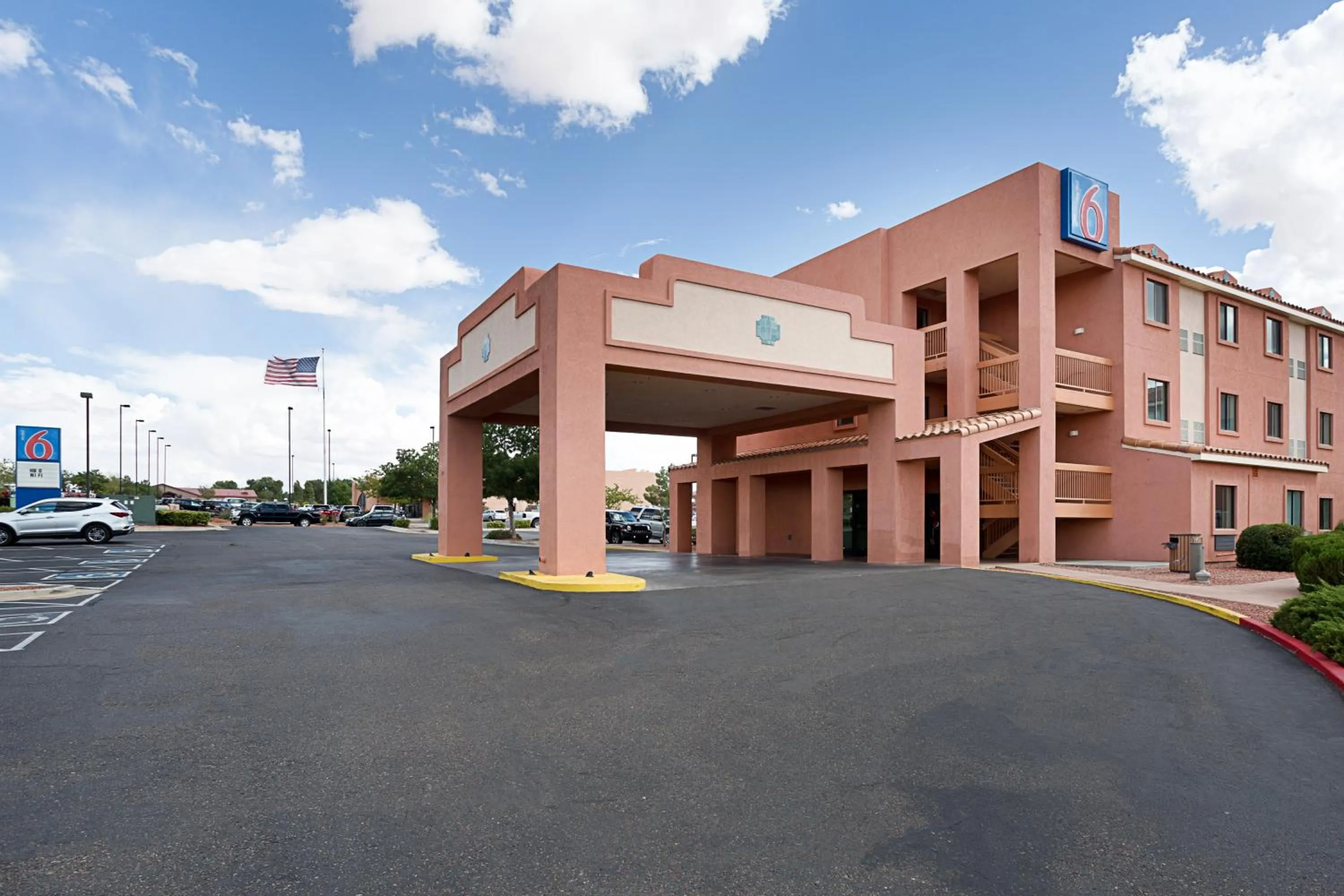 Facade/entrance in Motel 6-Page, AZ