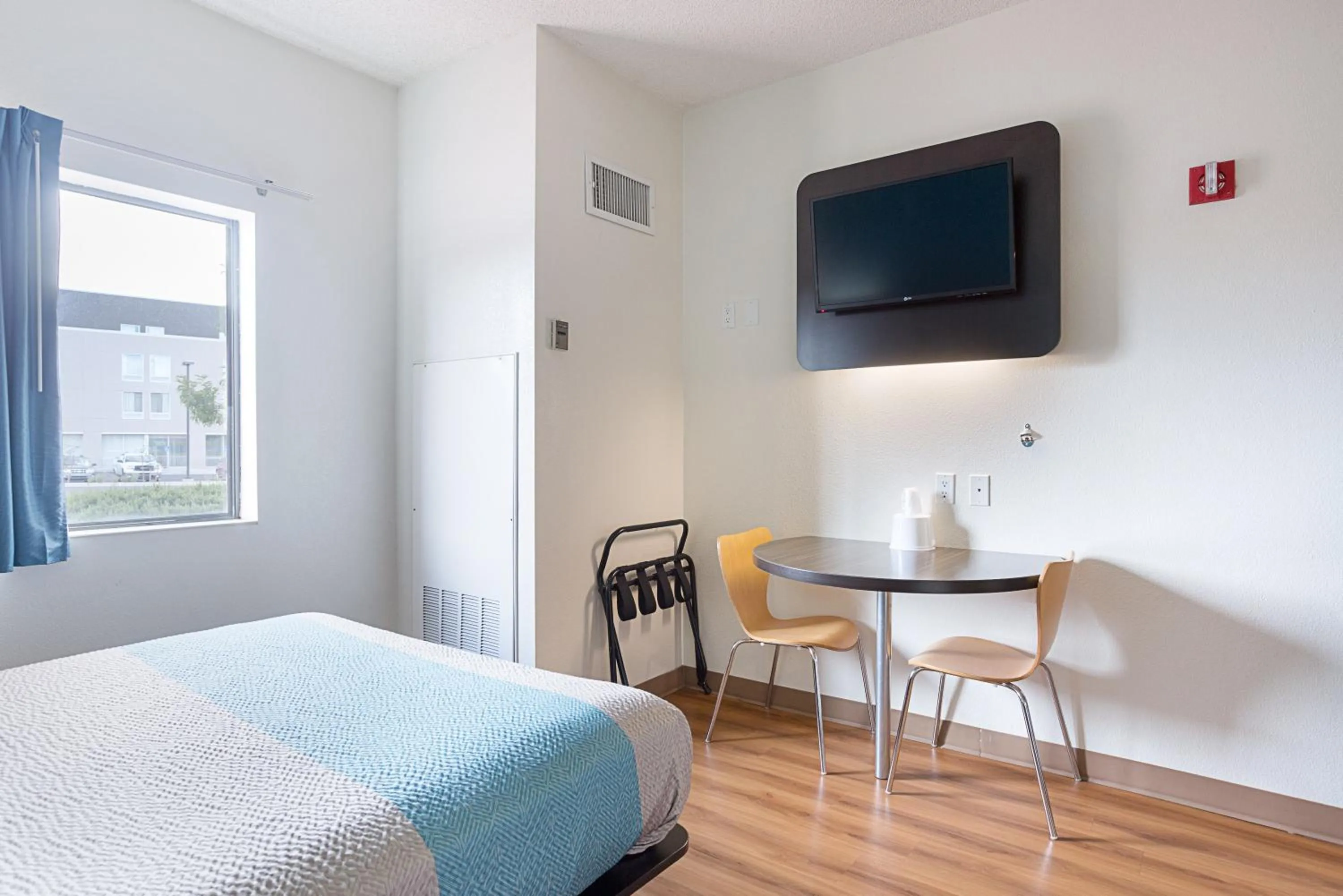 Bedroom, Bed in Motel 6-Page, AZ