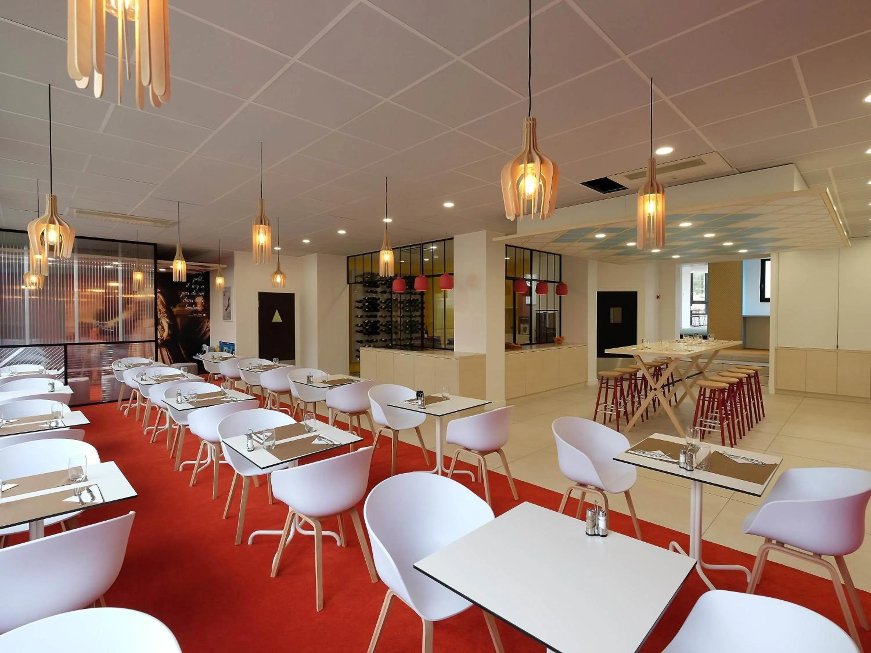 Restaurant/places to eat in Hôtel ibis Styles Auxerre Nord